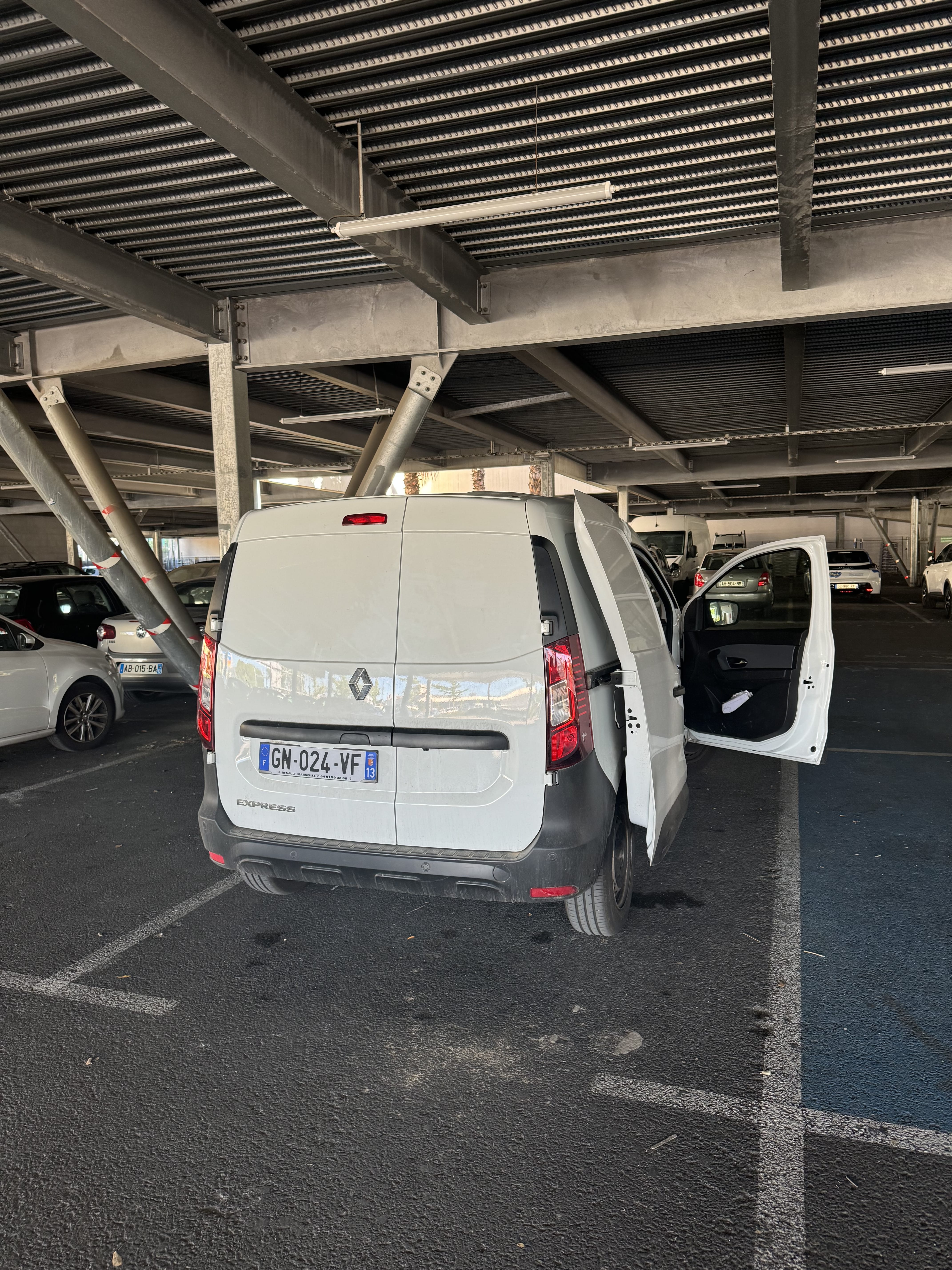 Renault Express met GPS