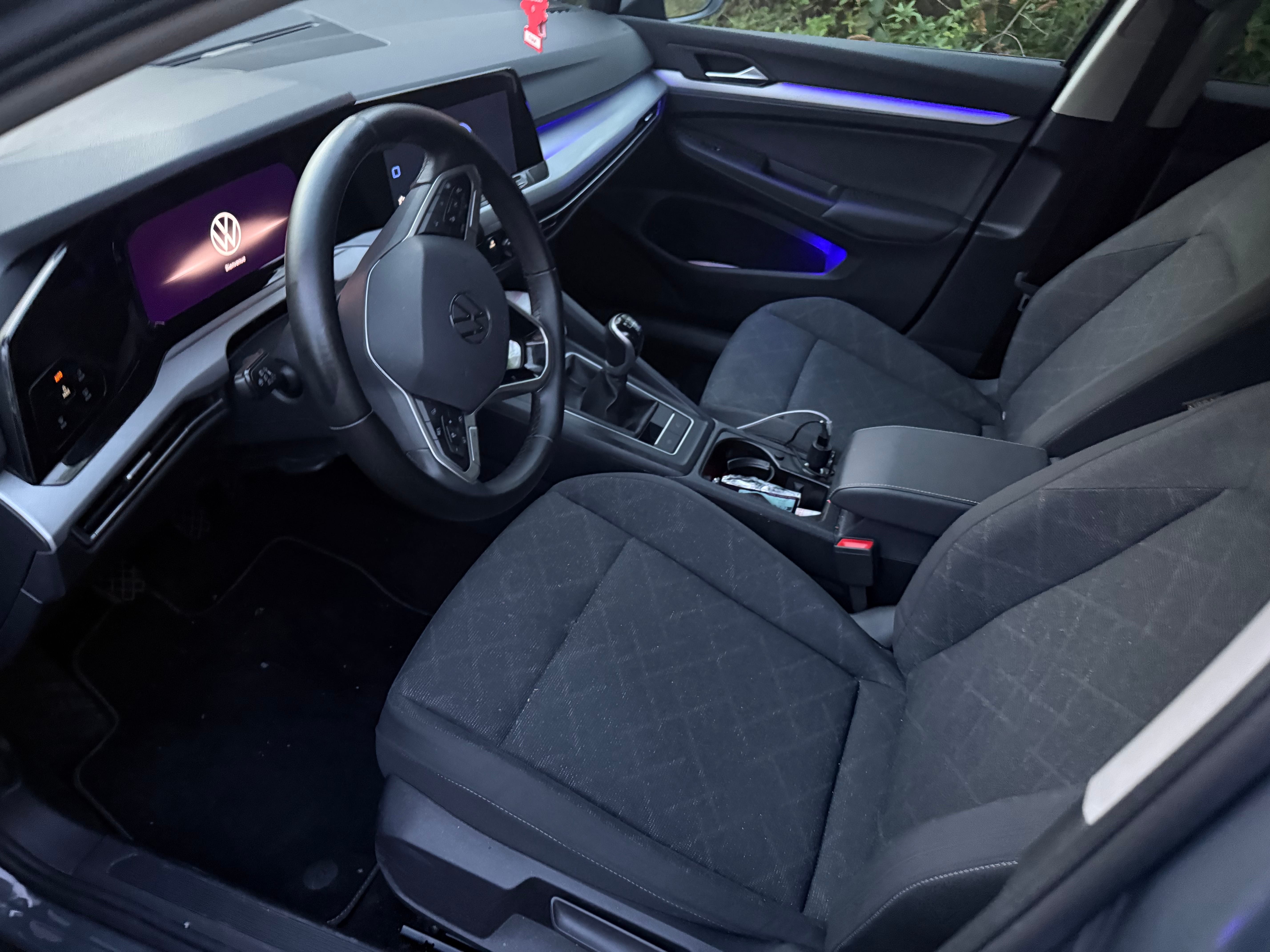 Volkswagen Golf SW with Backup camera