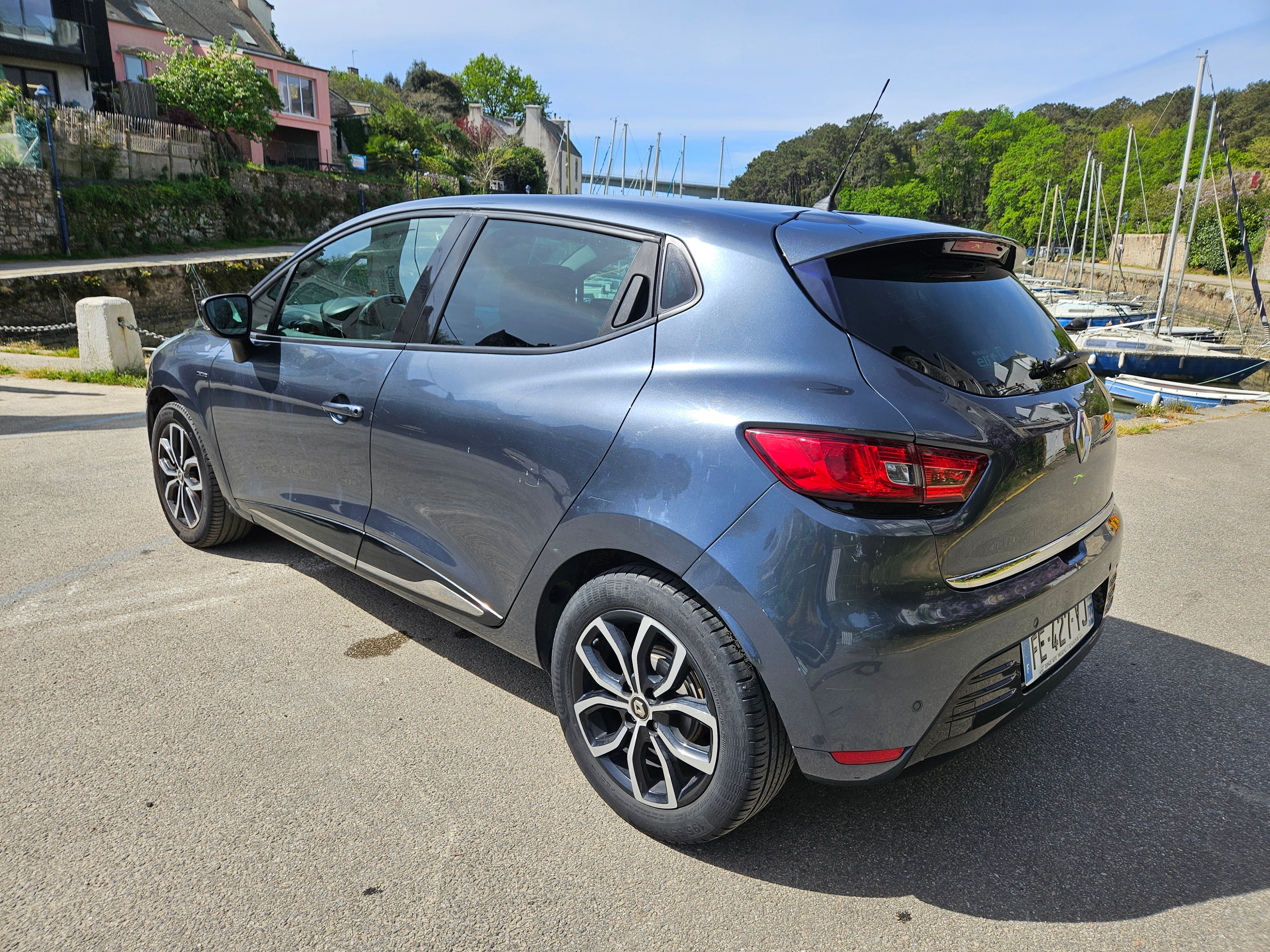 Renault Clio avec Climatisation