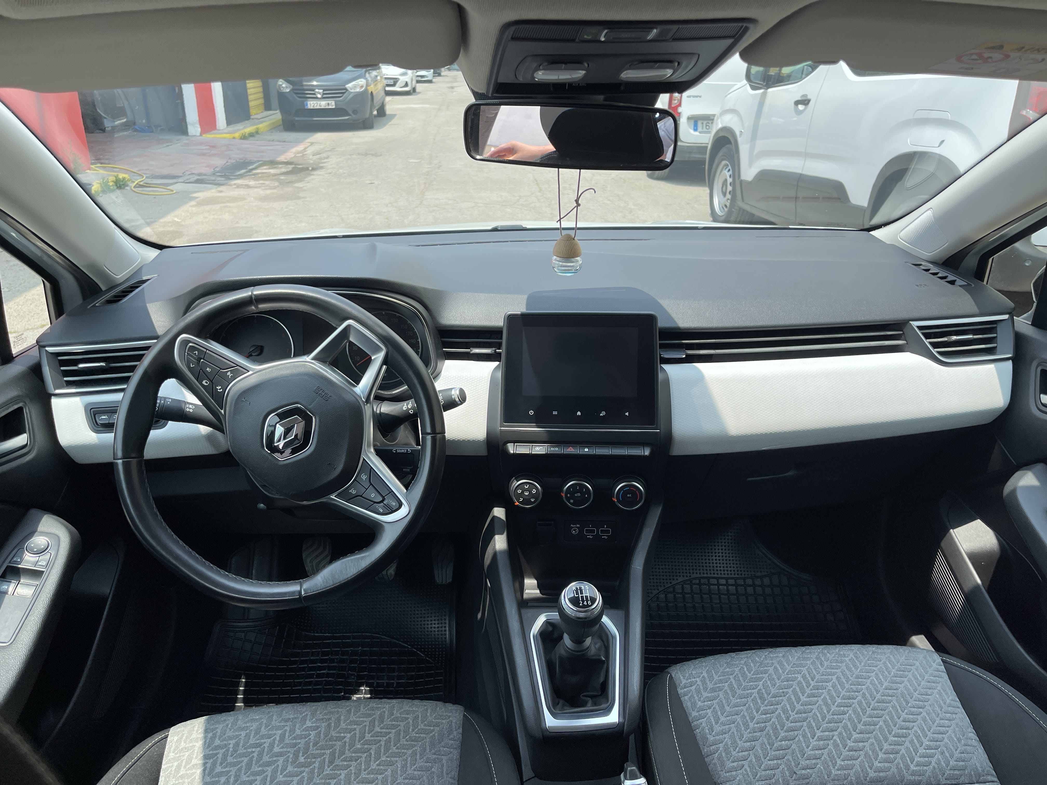 Renault Clio con Silla infantil