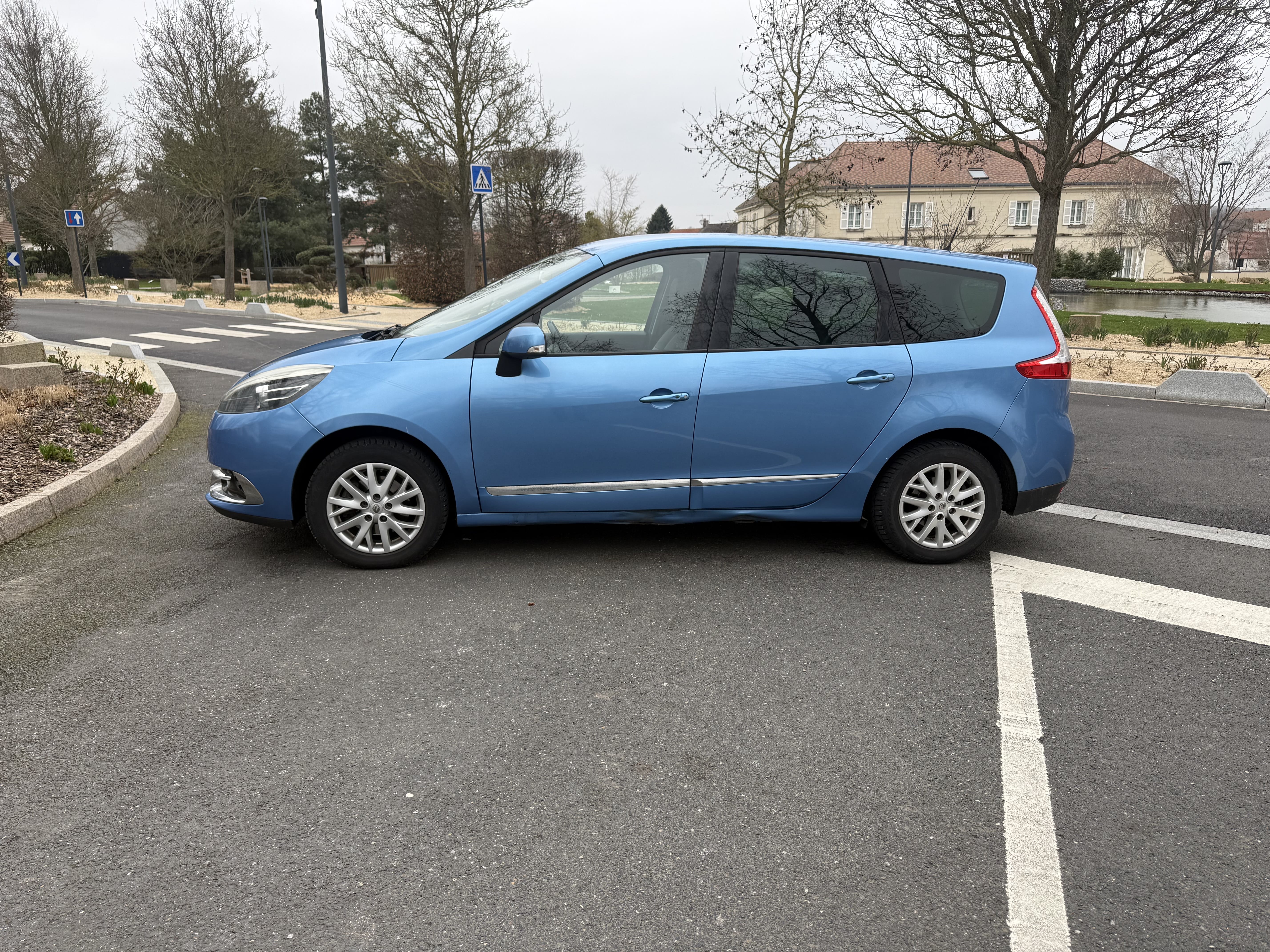 Renault Grand Scenic avec Climatisation