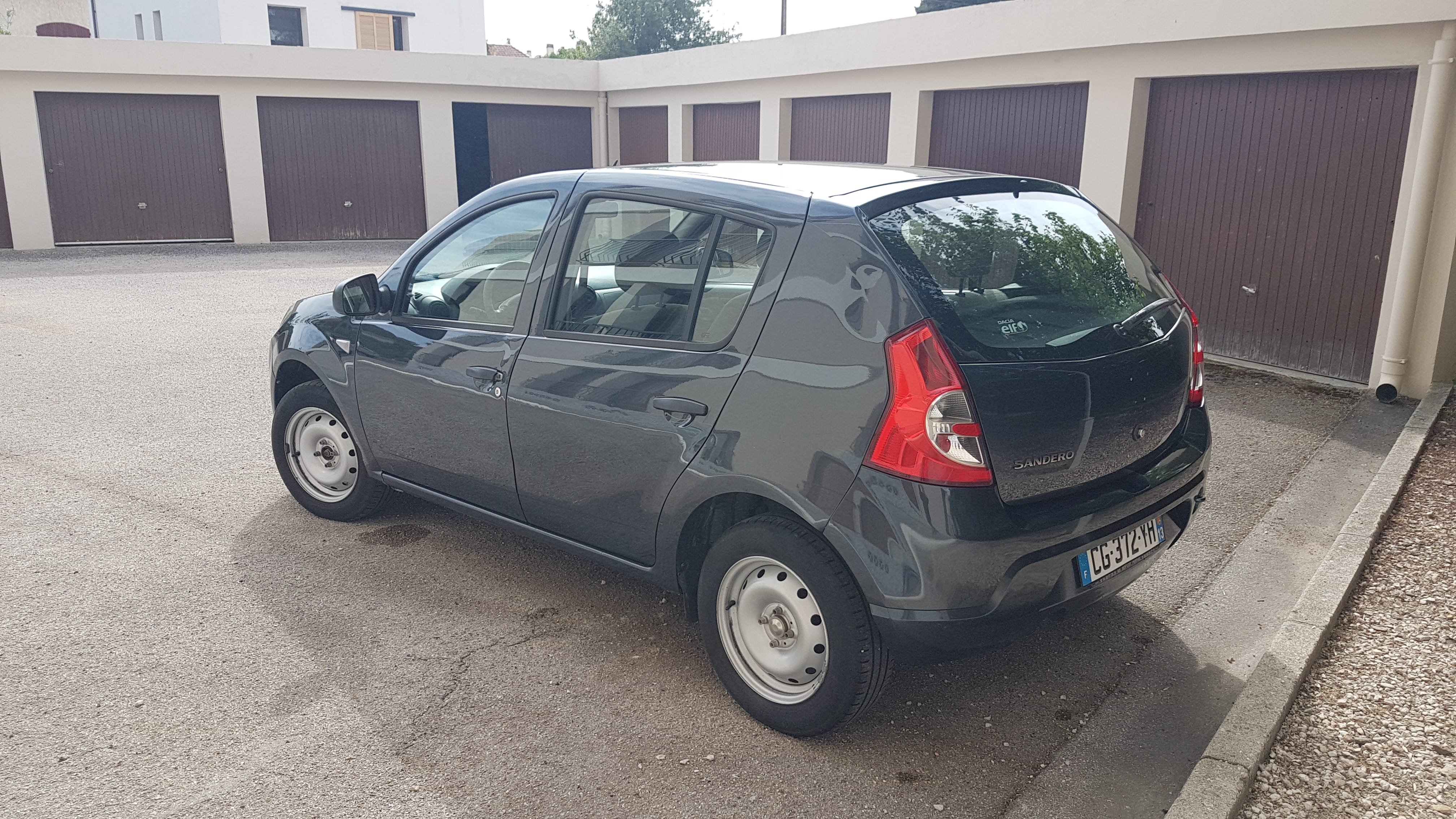 Dacia Sandero avec Chaines