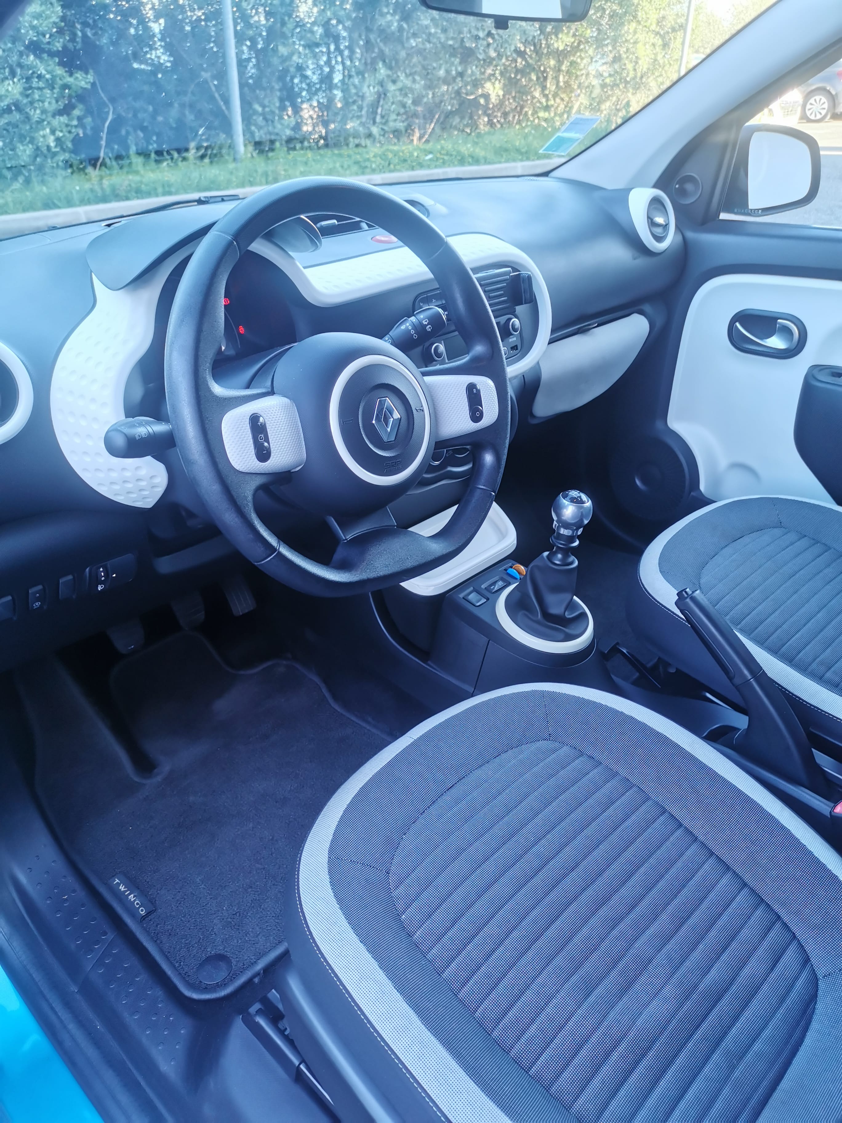Renault Twingo III 0.9 tce 90 CV essence avec Régulateur de vitesse
