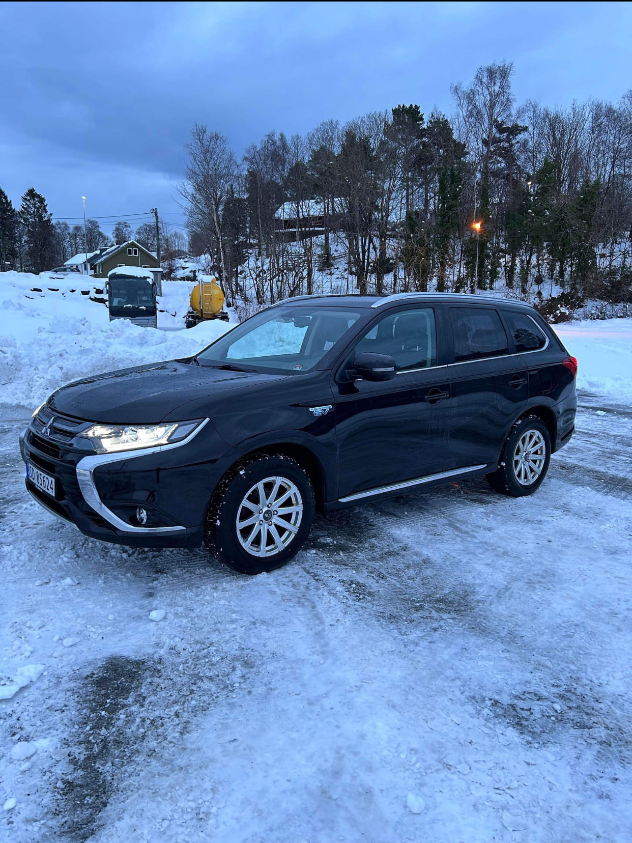 Mitsubishi Outlander Hybrid med Cruisekontroll