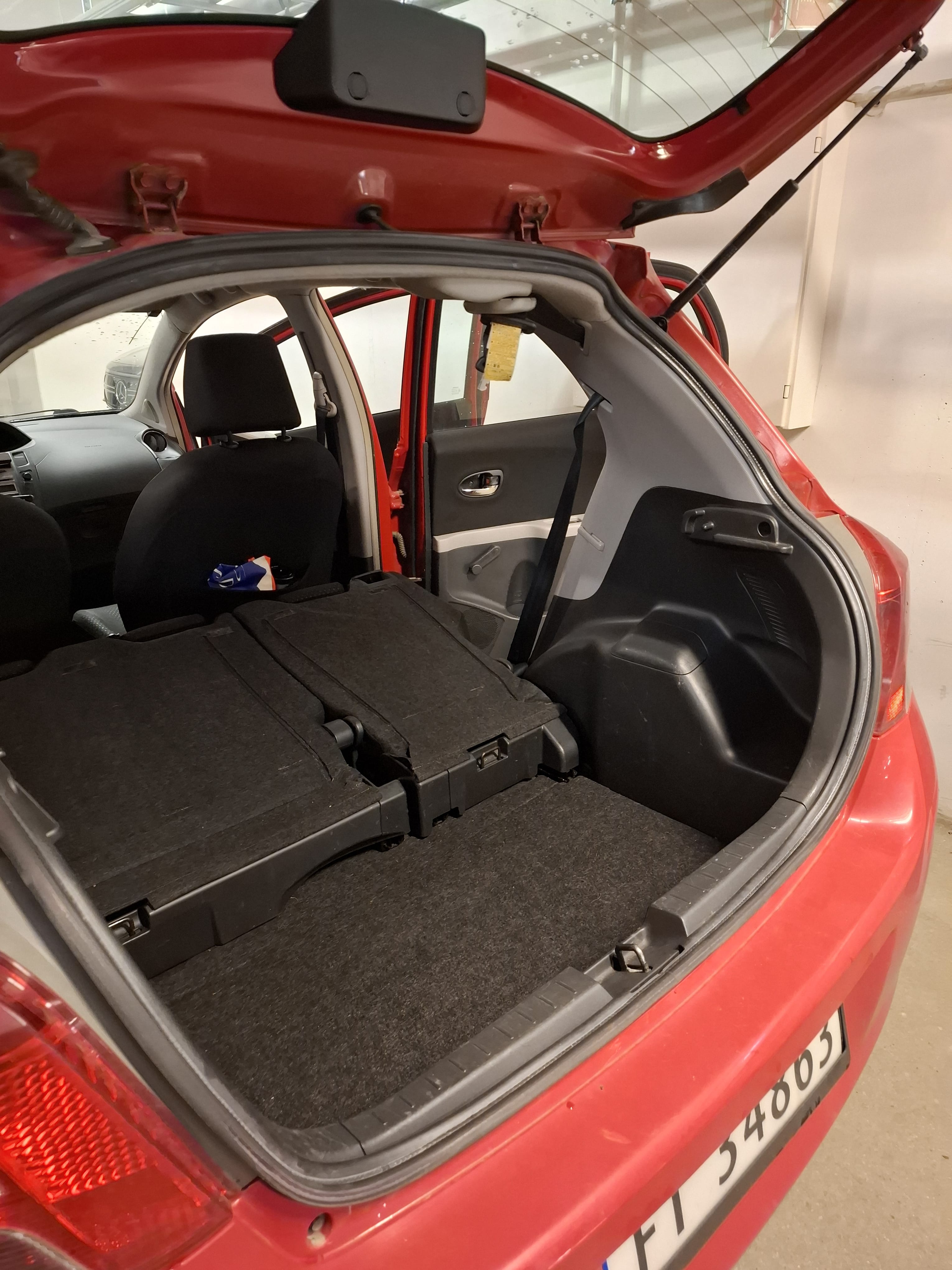 Toyota Yaris with Car radio