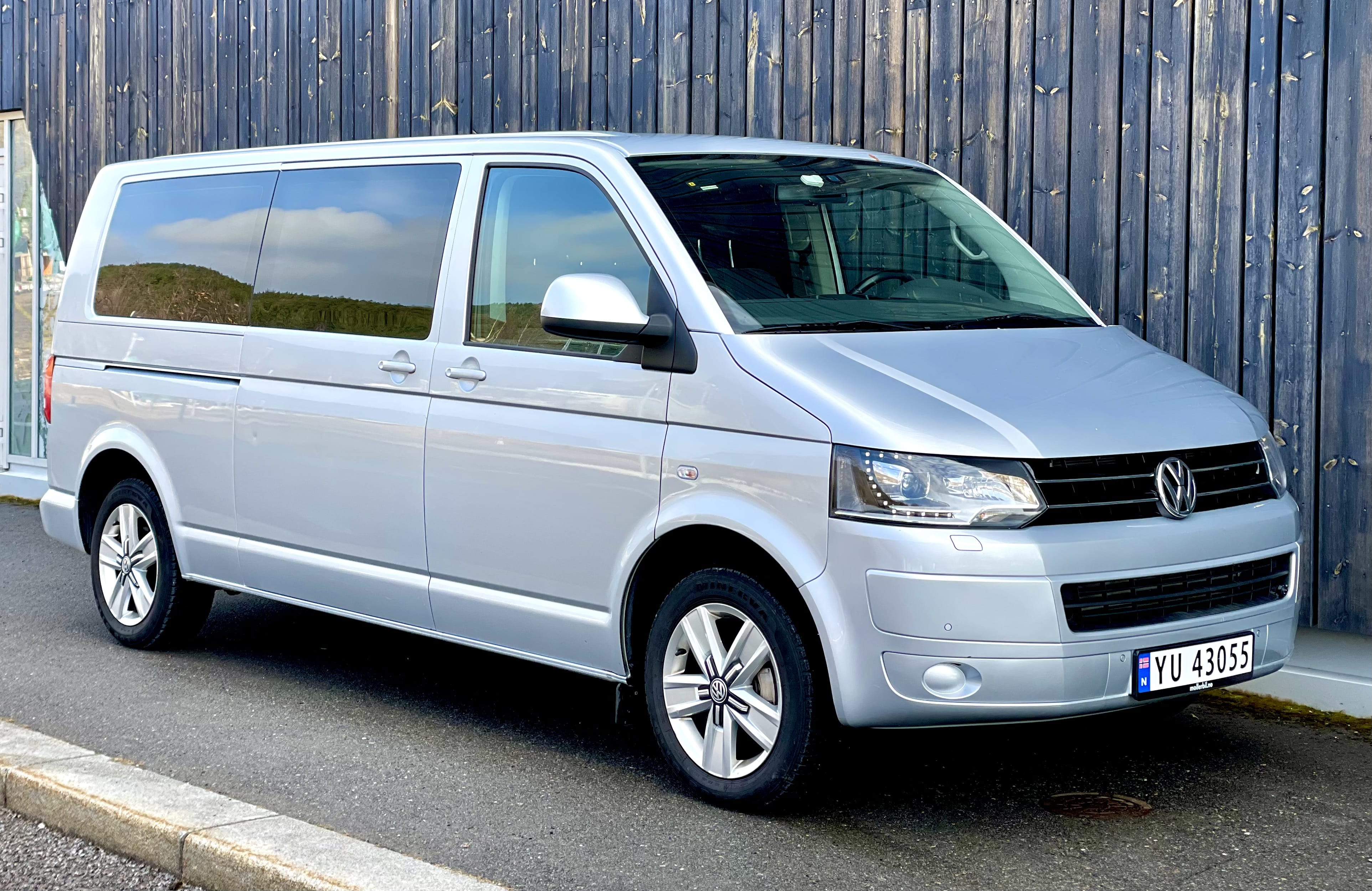 Volkswagen Caravelle 4x4 - Automat gir, 2012, Diesel, Automatik, 9 Sitze und mehr