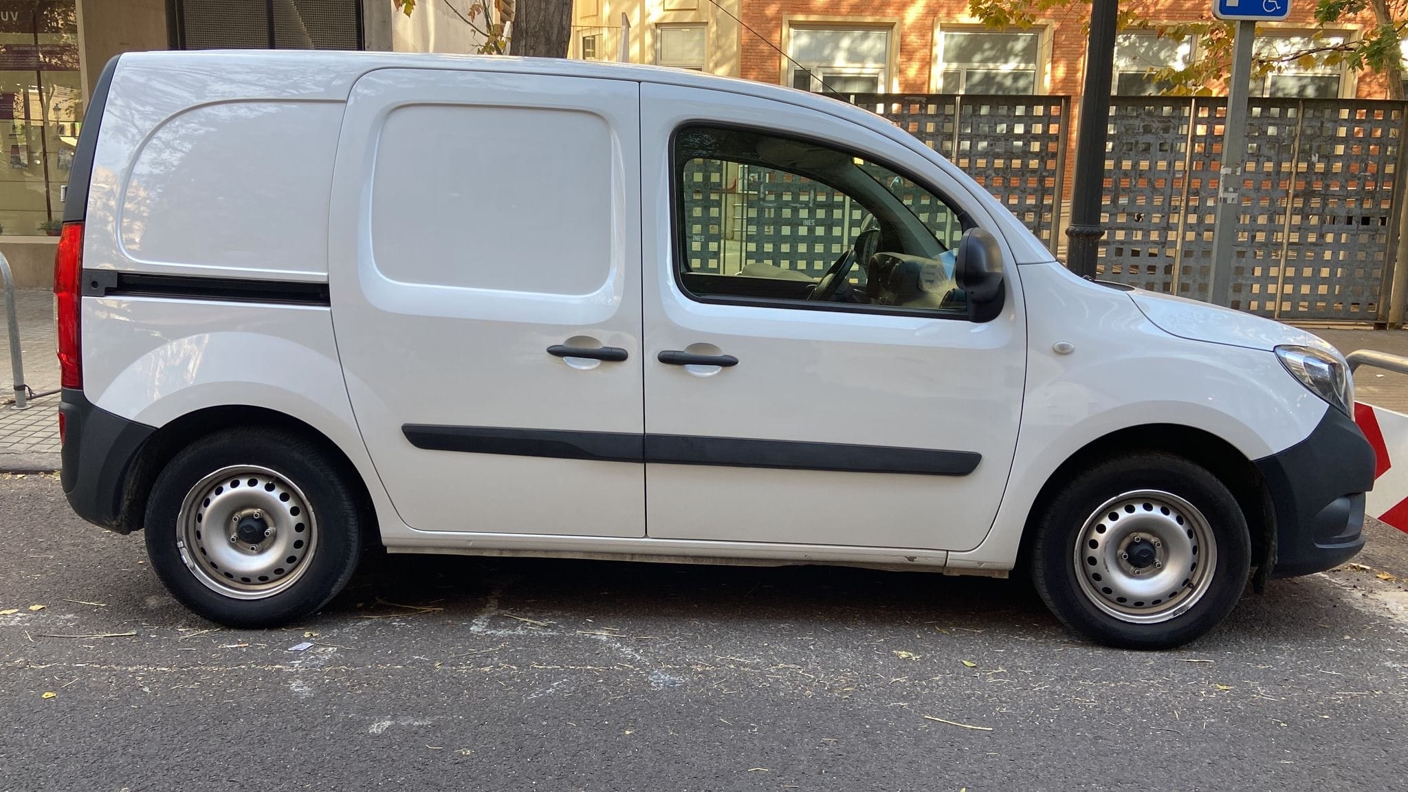 Mercedes-Benz Citan with Audio / iPod input
