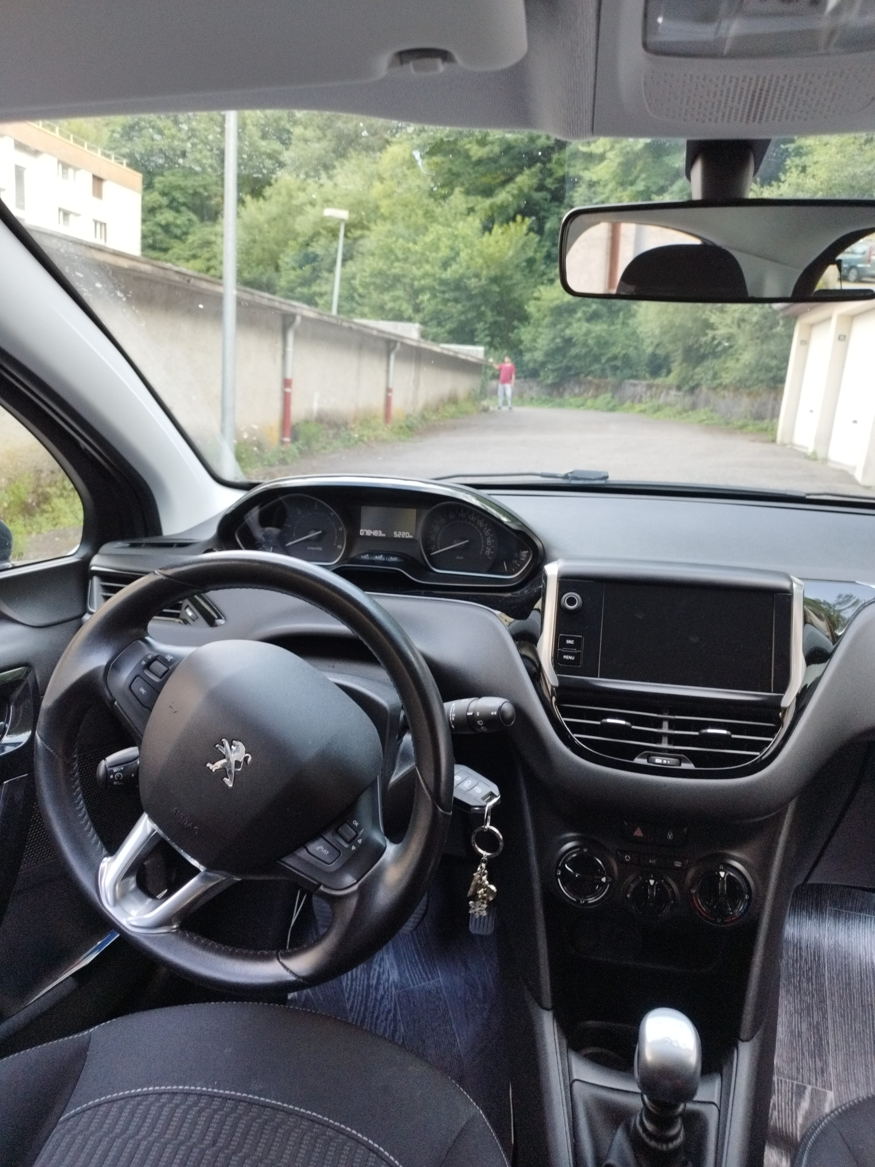 Peugeot 208 1.5 HDi avec Audio Bluetooth