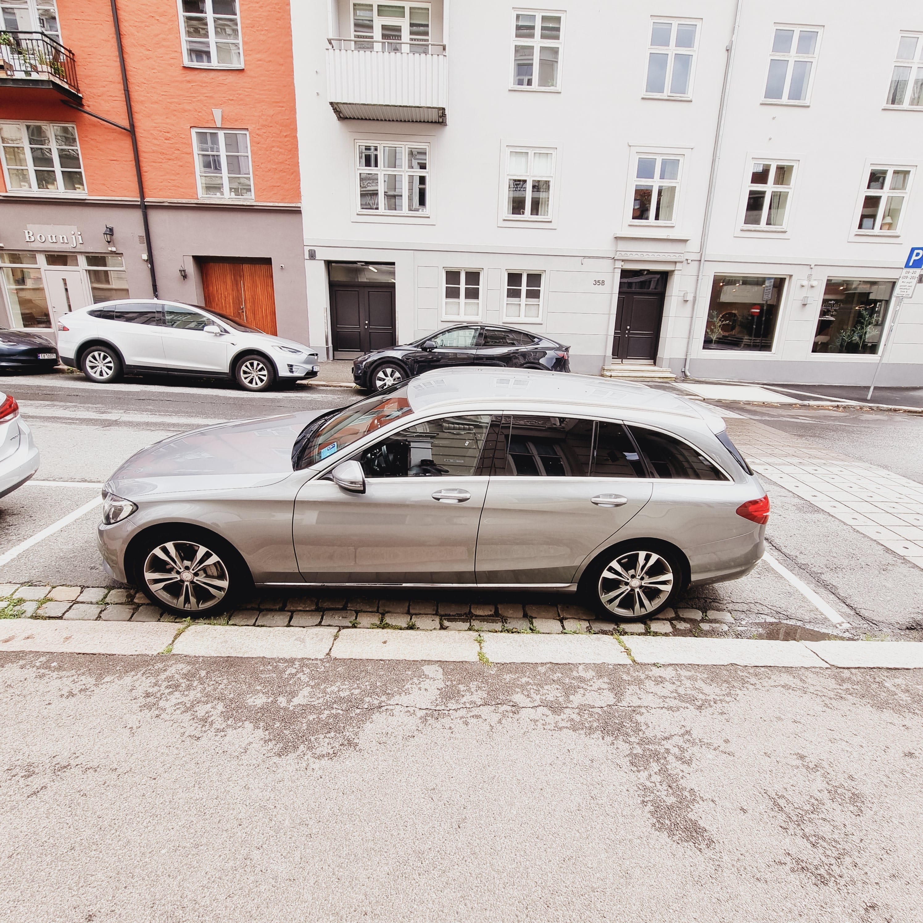 Mercedes-Benz C350e  Ladbar hybrid. med Aircondition