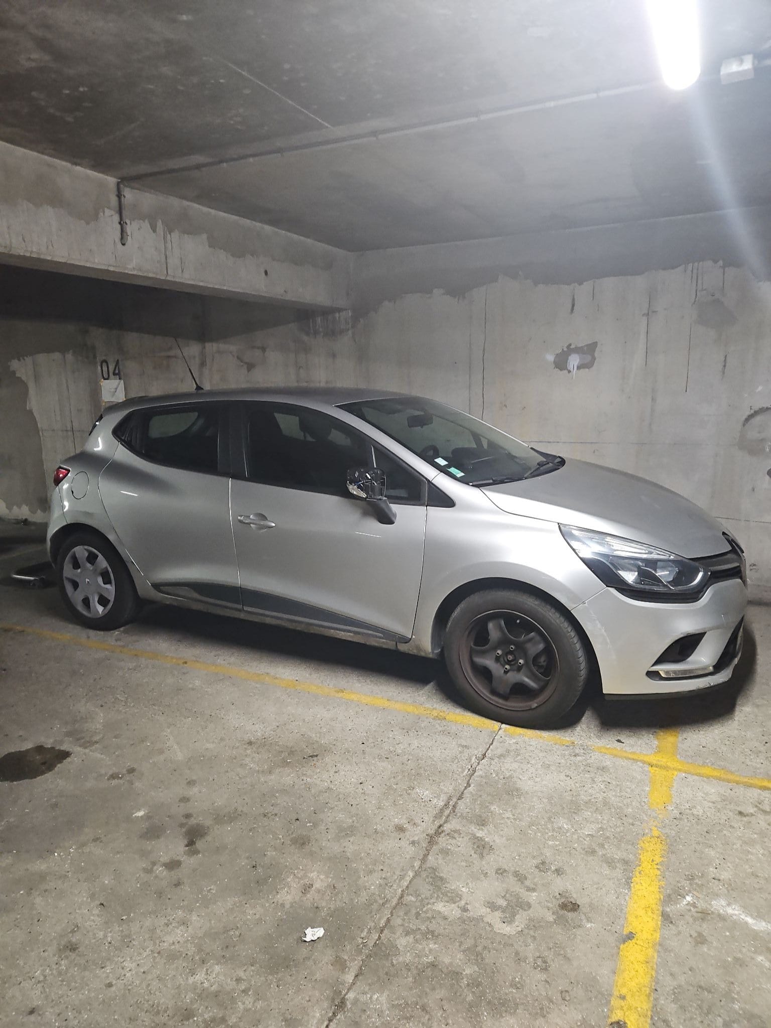 Renault Clio EY862DR avec Climatisation