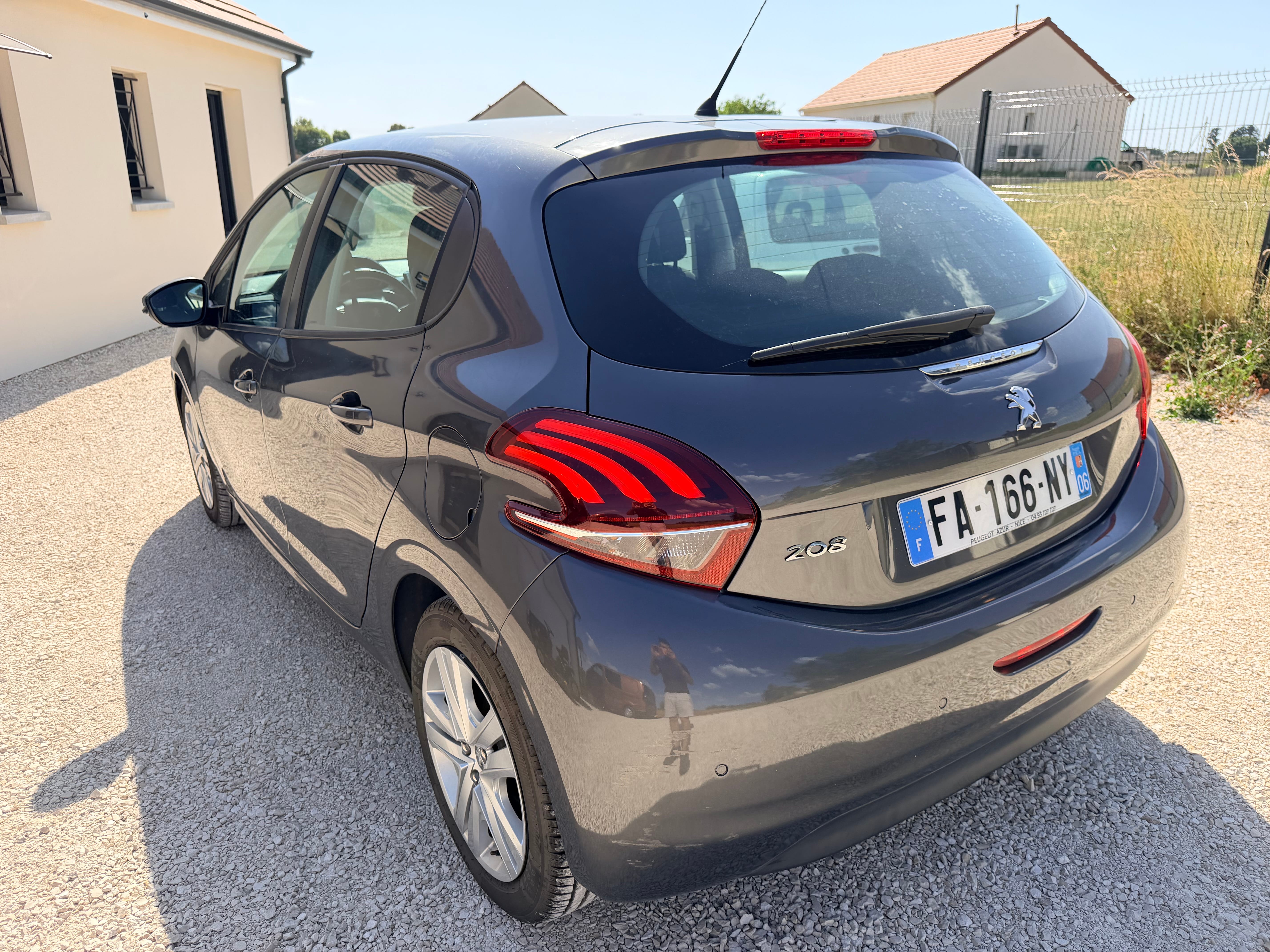 Peugeot 208 avec Climatisation