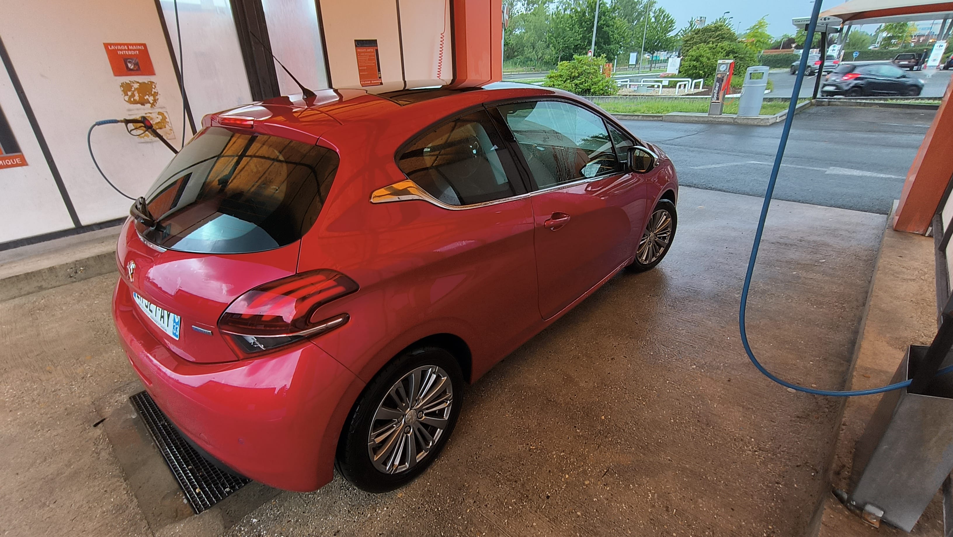 Peugeot 208 1.2l Puretech 110cv avec Climatisation