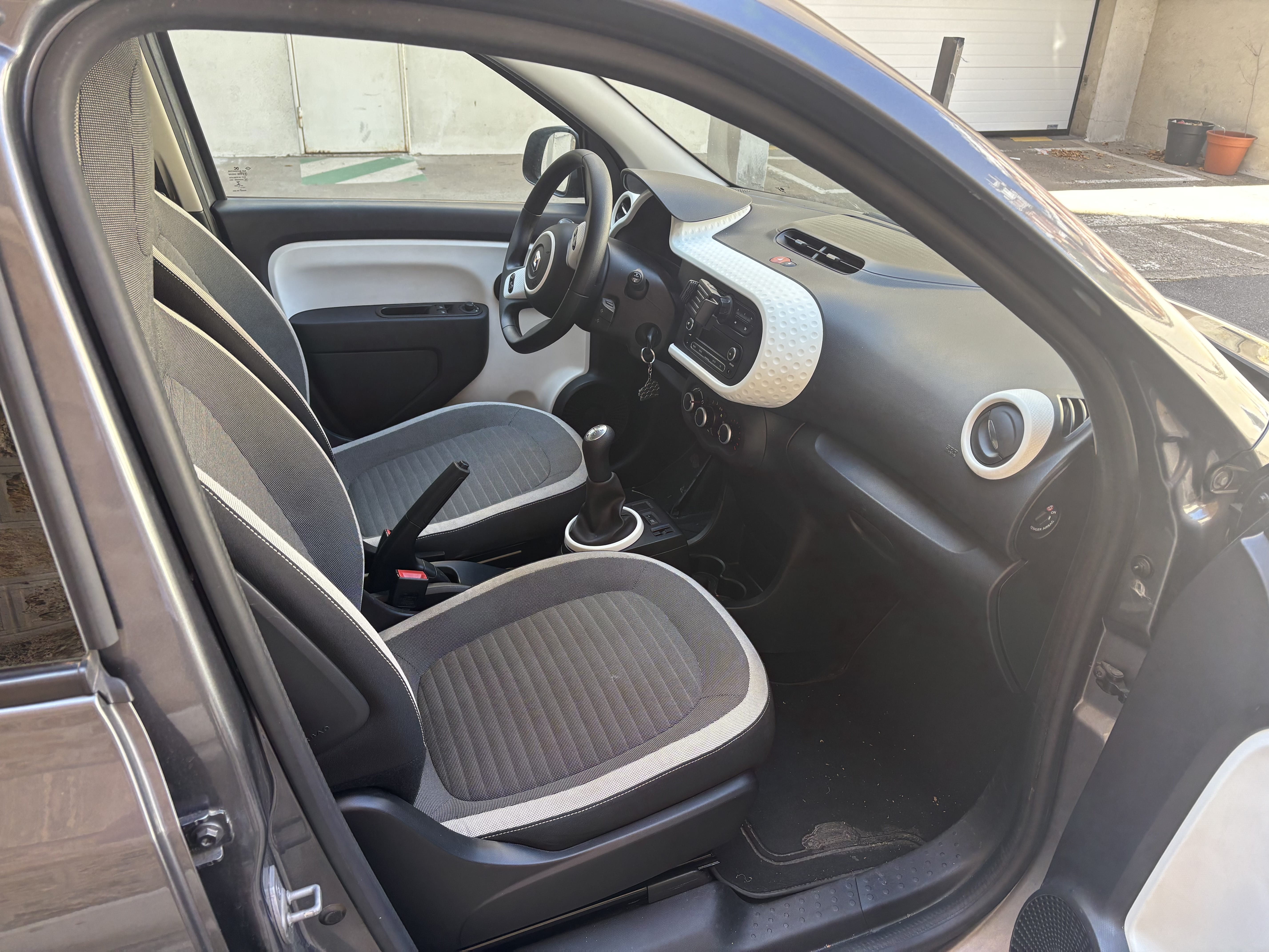 Renault Twingo Porte Châtillon / périphérique avec Chaines