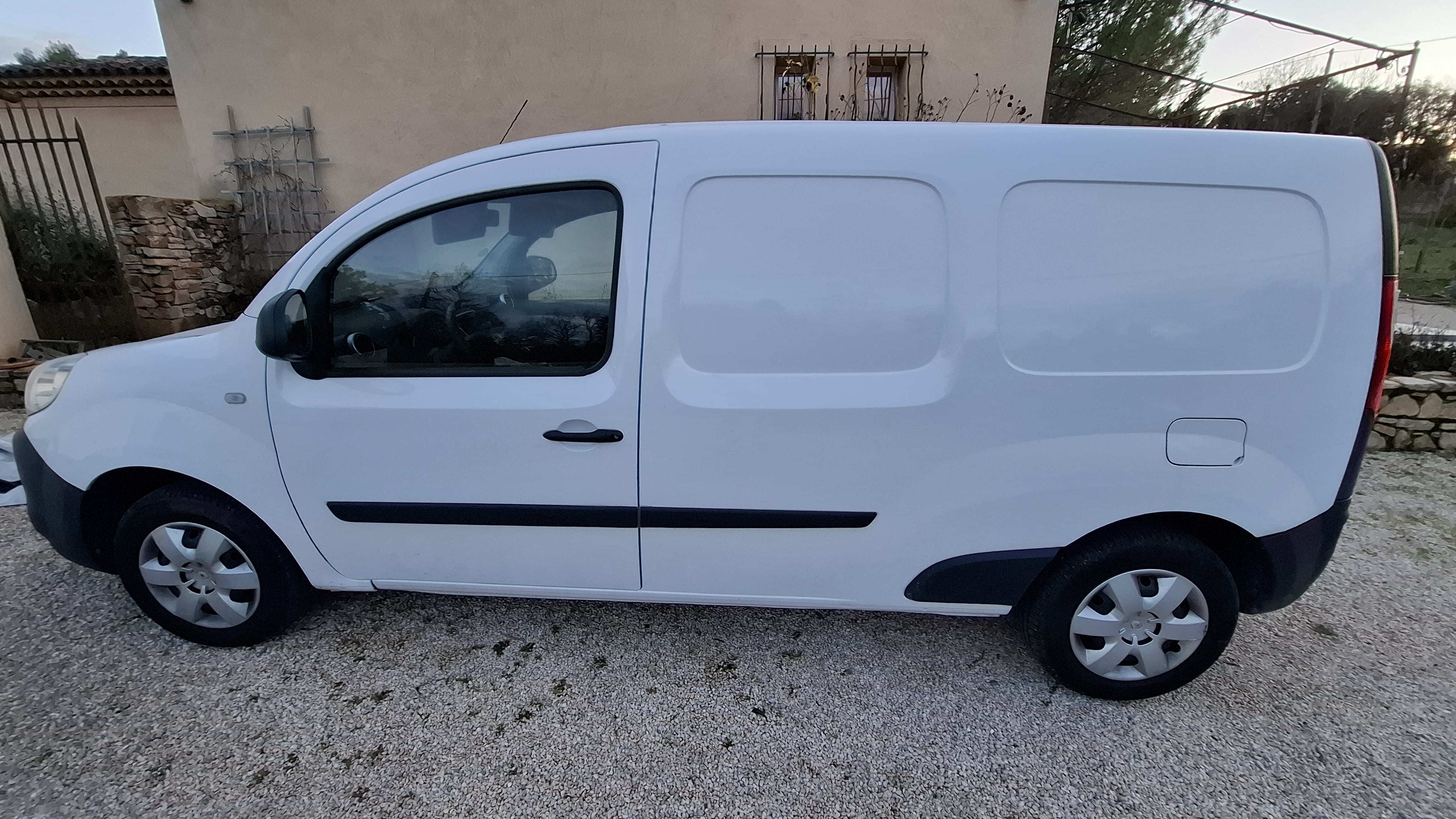 Renault Kangoo Fourgon (version longue L2) avec Climatisation