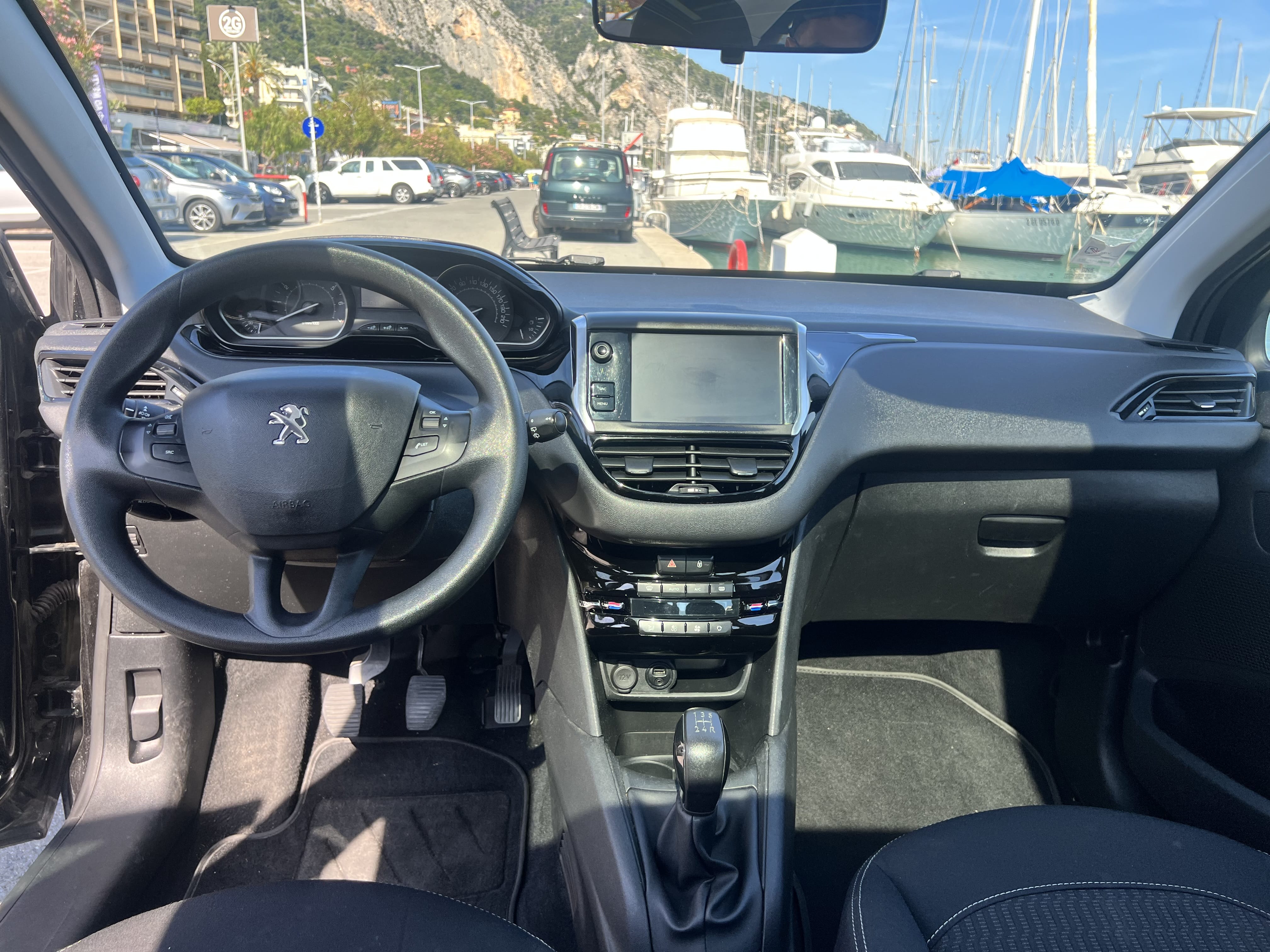 Peugeot 208 avec Chaines