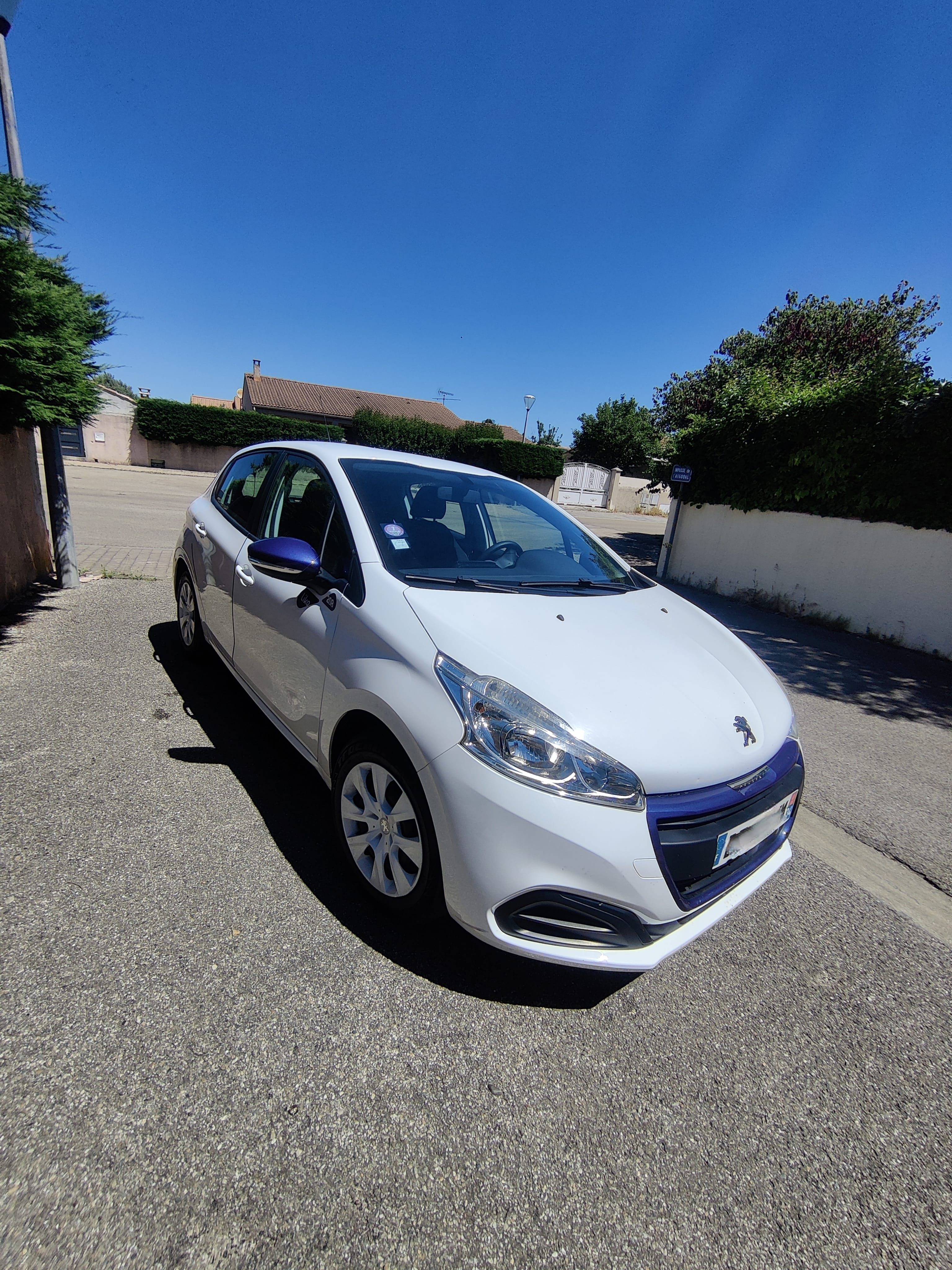 Peugeot 208 1.0 avec Climatisation