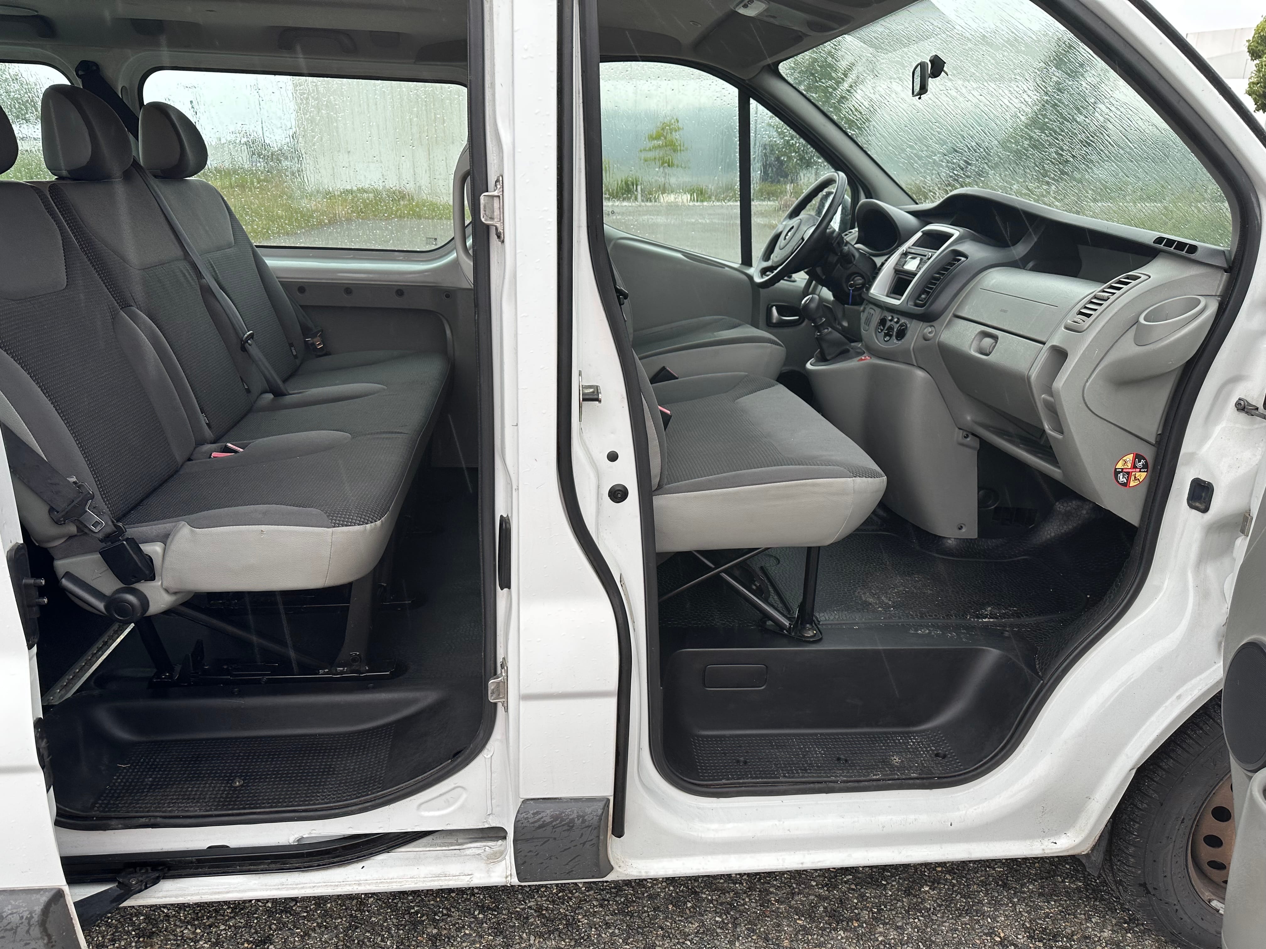 Opel Vivaro Combi avec Climatisation