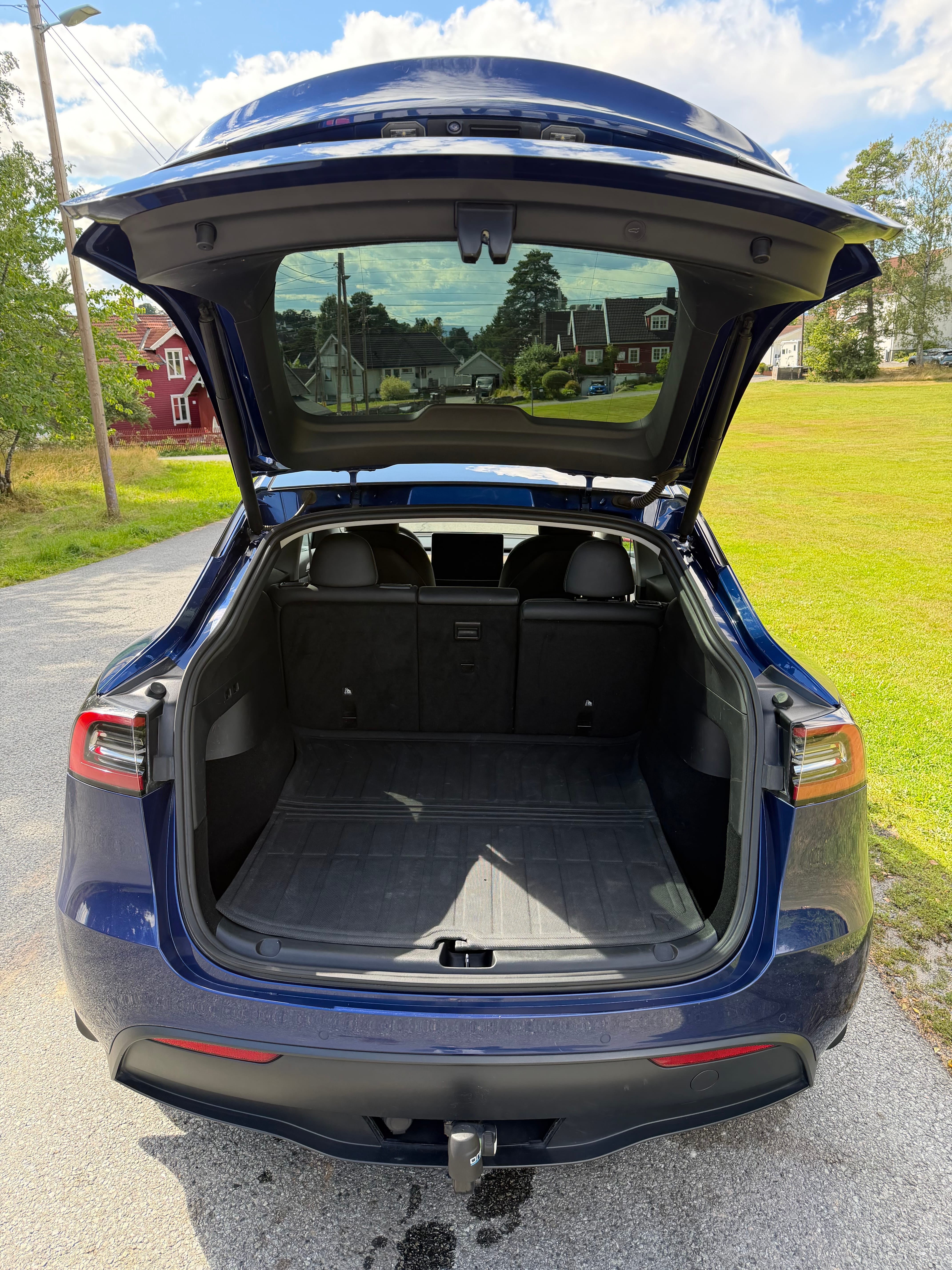 Tesla Model Y Long Range med Firehjulstrekk