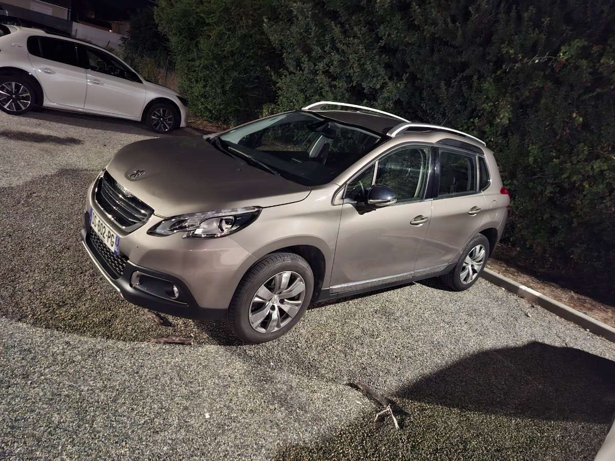 Peugeot 2008, 2015, Essence 95