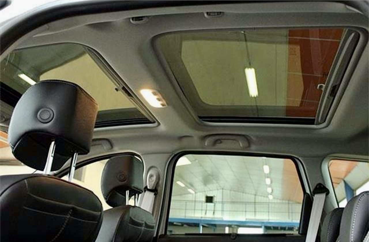 Renault Grand Scenic  Louez le Renault Grand Scénic 7 Places – Spacieux, Confortable et Économique ! avec Régulateur de vitesse