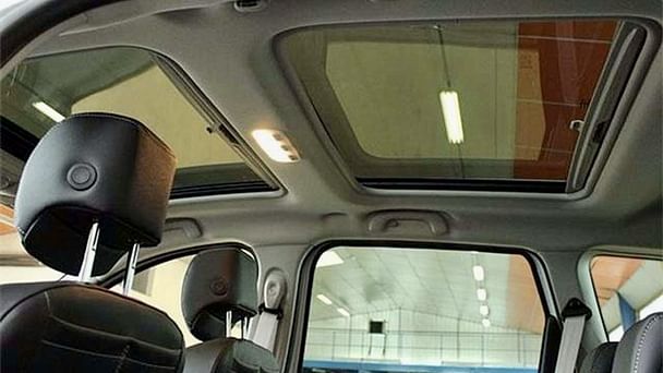 Renault Grand Scenic Louez le Renault Grand Scénic 7 Places – Spacieux, Confortable et Économique ! avec GPS