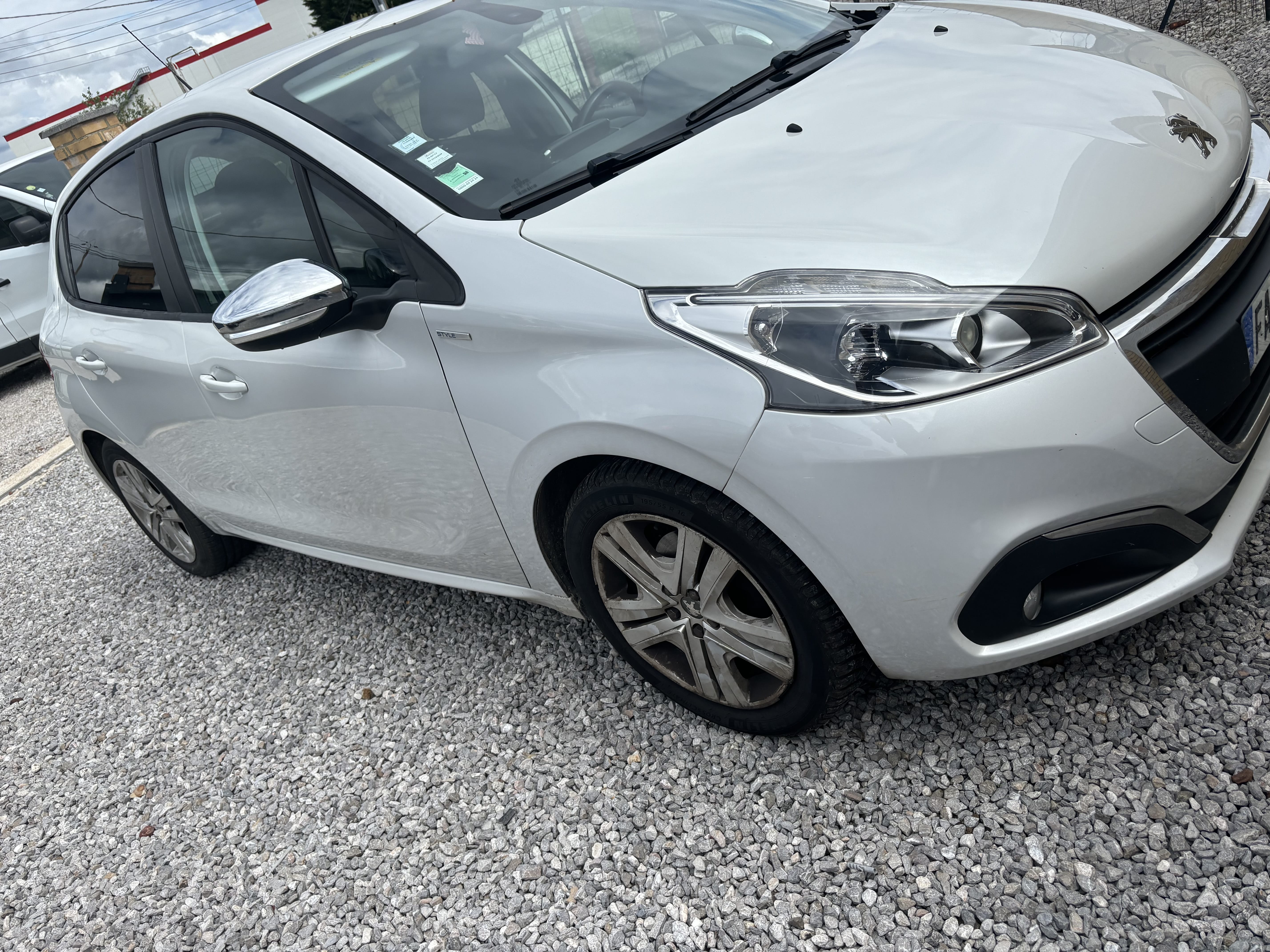Peugeot 208, 2018, Essence 98