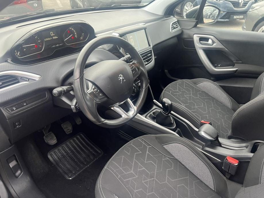 Peugeot 2008 avec GPS