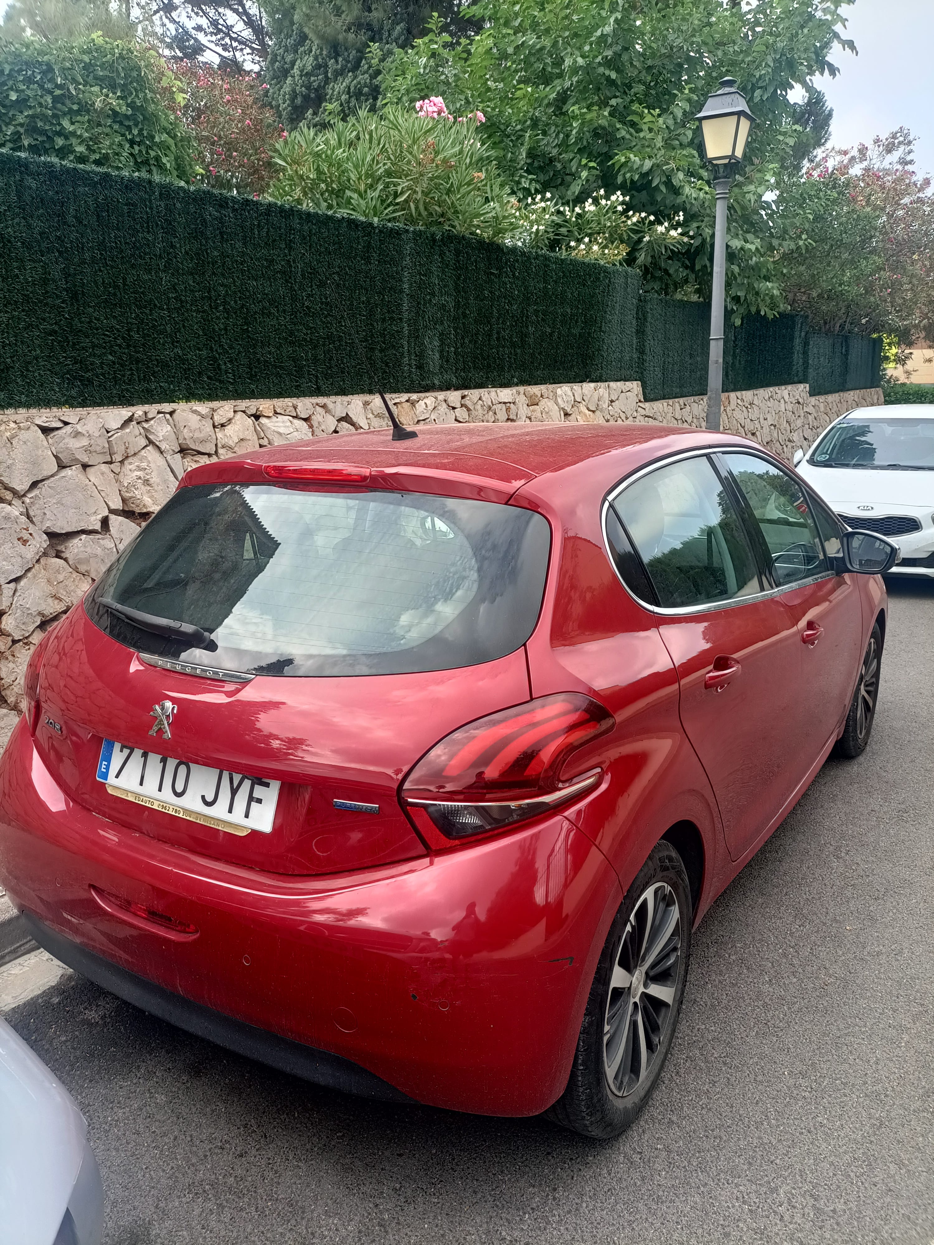 Peugeot 208 con Cámara de marcha atrás