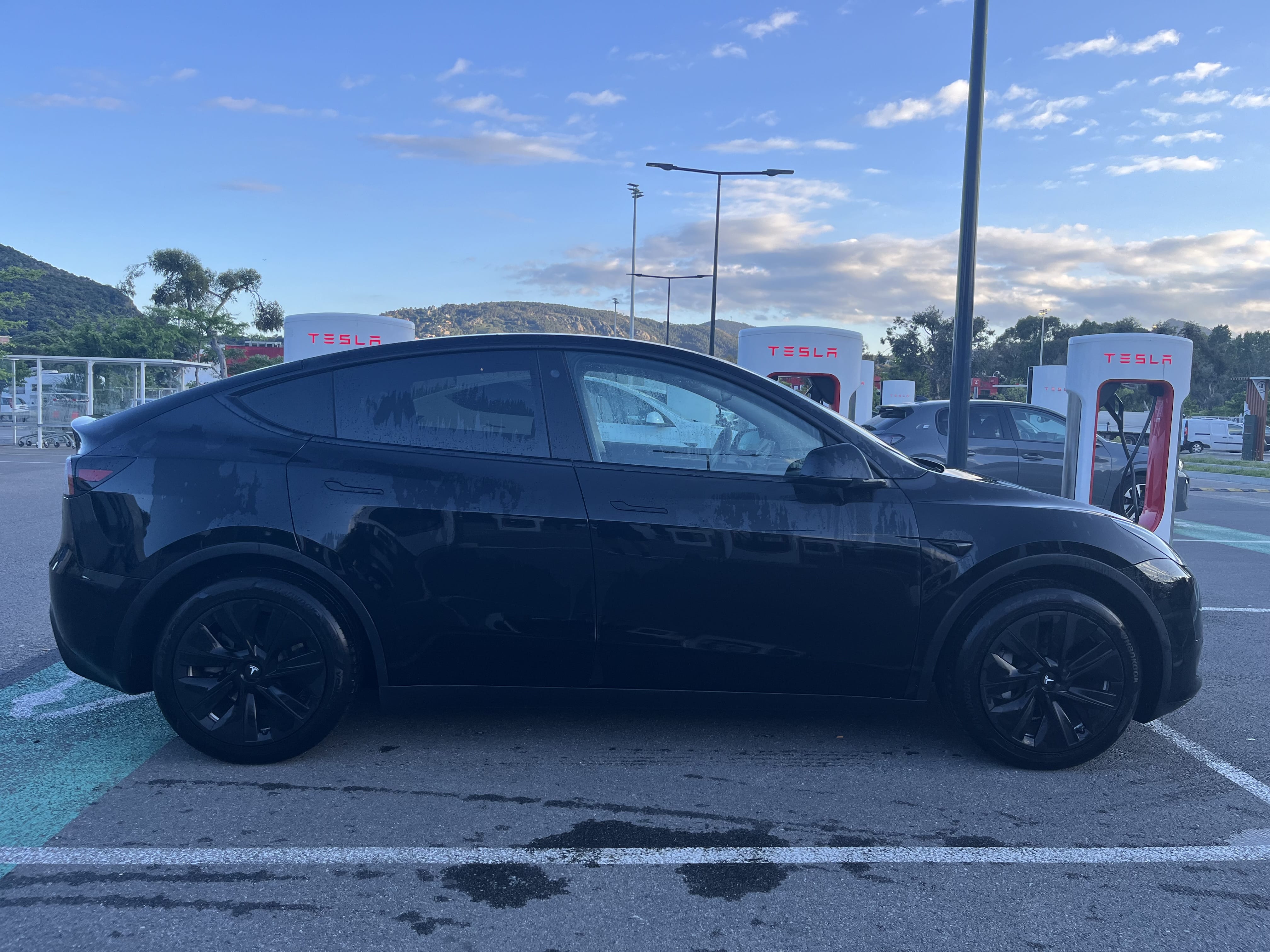 Tesla Model Y Long Range Electrique (600km WLTP) avec Climatisation