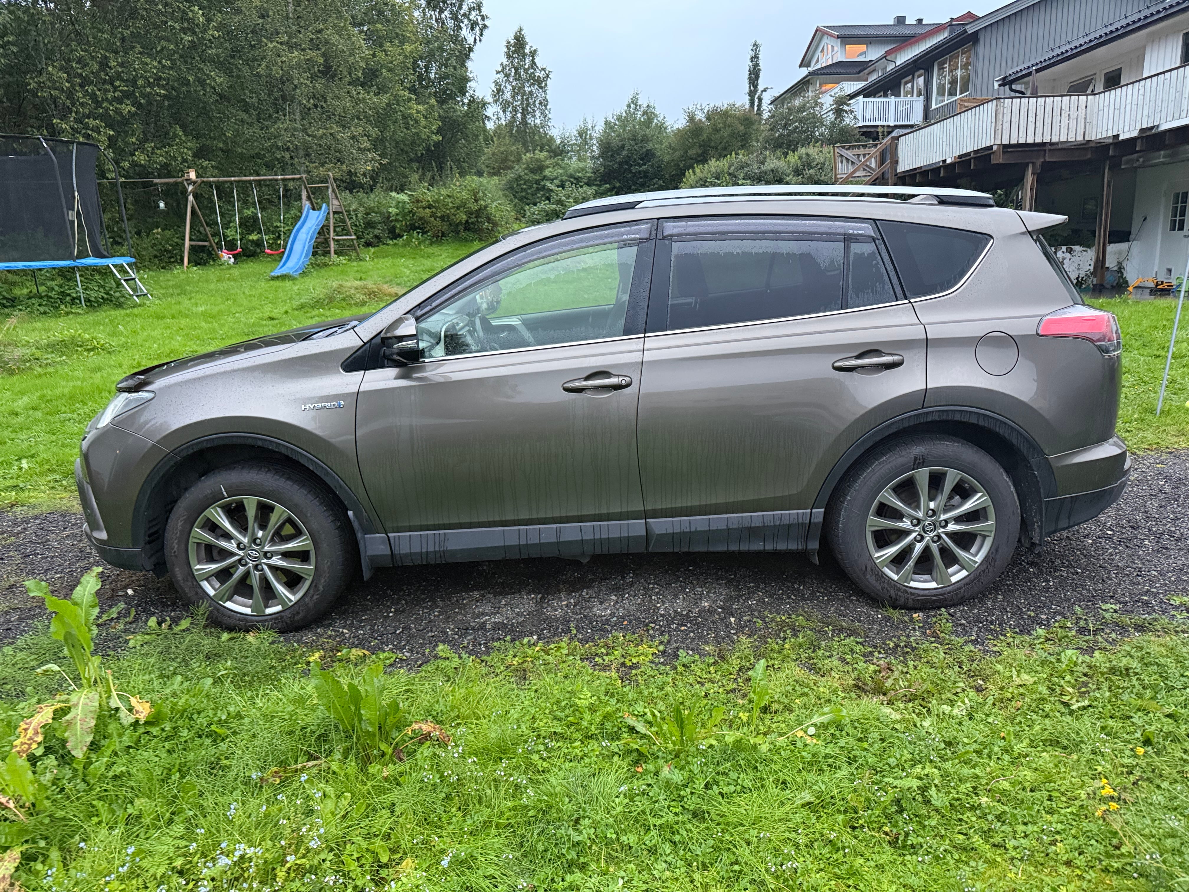 Toyota RAV 4 Hybrid med Bluetooth audio