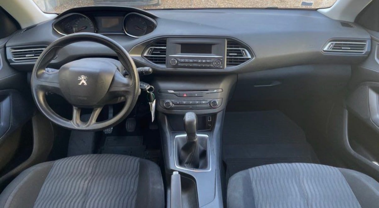 Peugeot 308 avec Siège bébé