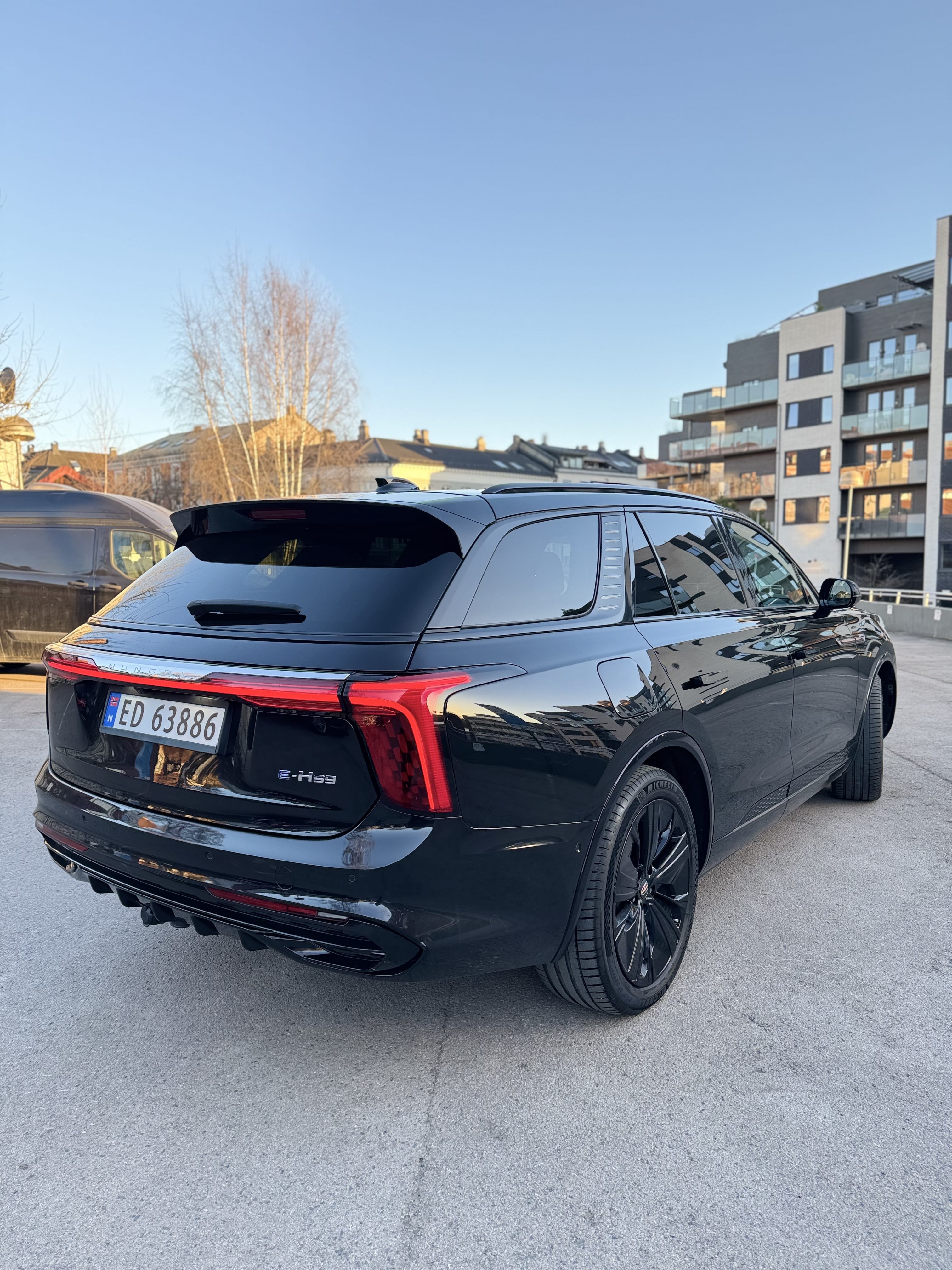 Hongqi E-HS9 med Bluetooth audio