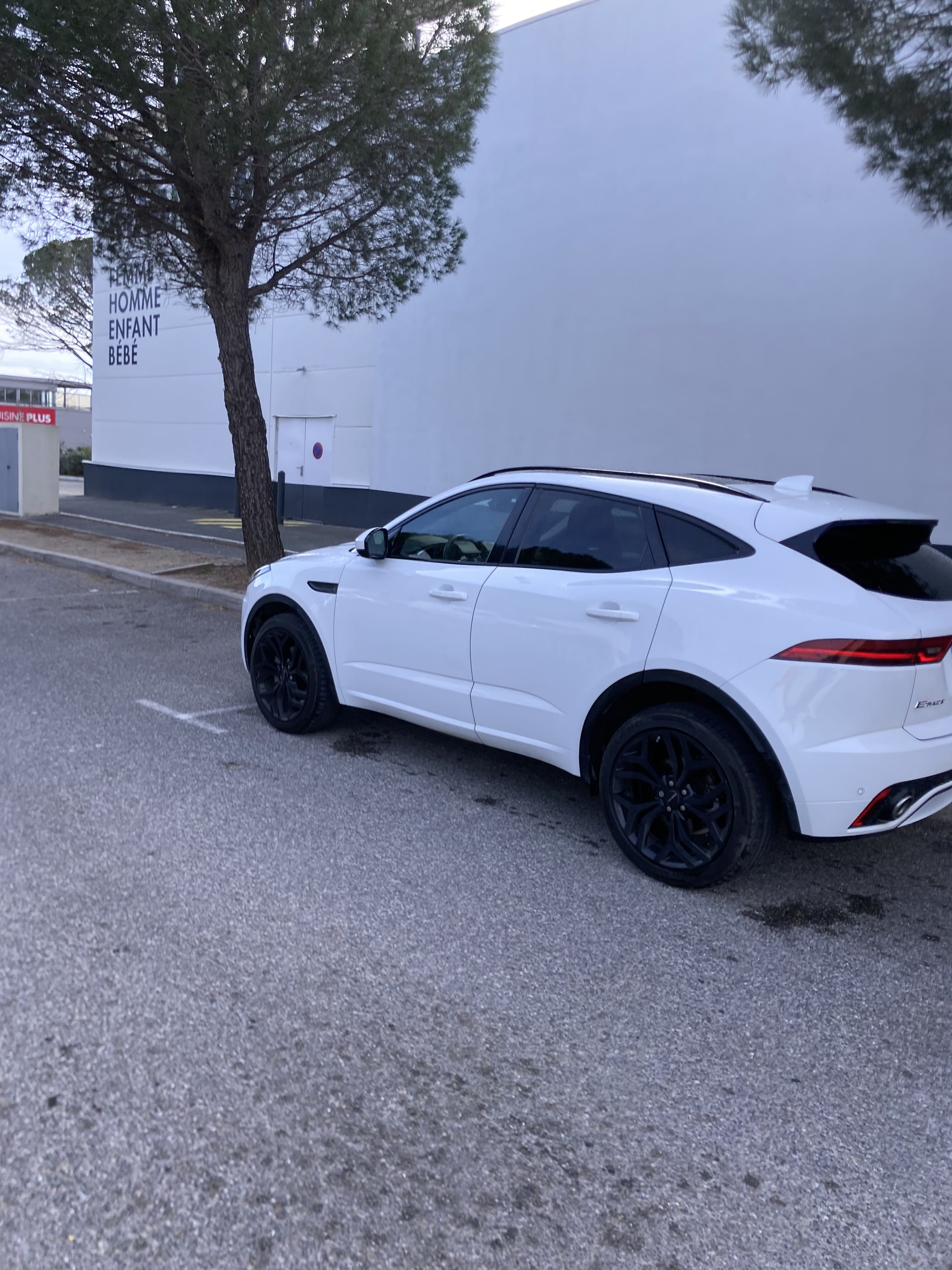 Jaguar E-Pace avec Climatisation