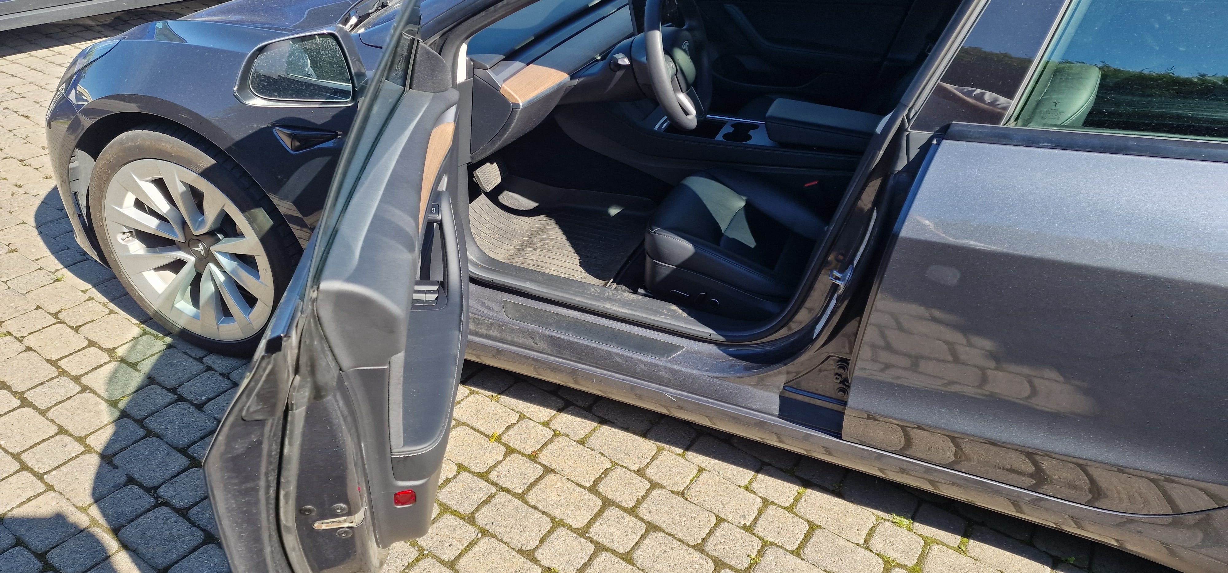 Tesla Model 3 Long Range