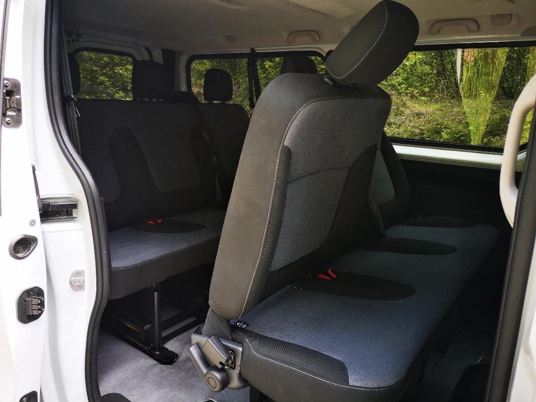 Opel Vivaro Combi 9 PLACES GRAND COFFRE avec Entrée audio / iPod