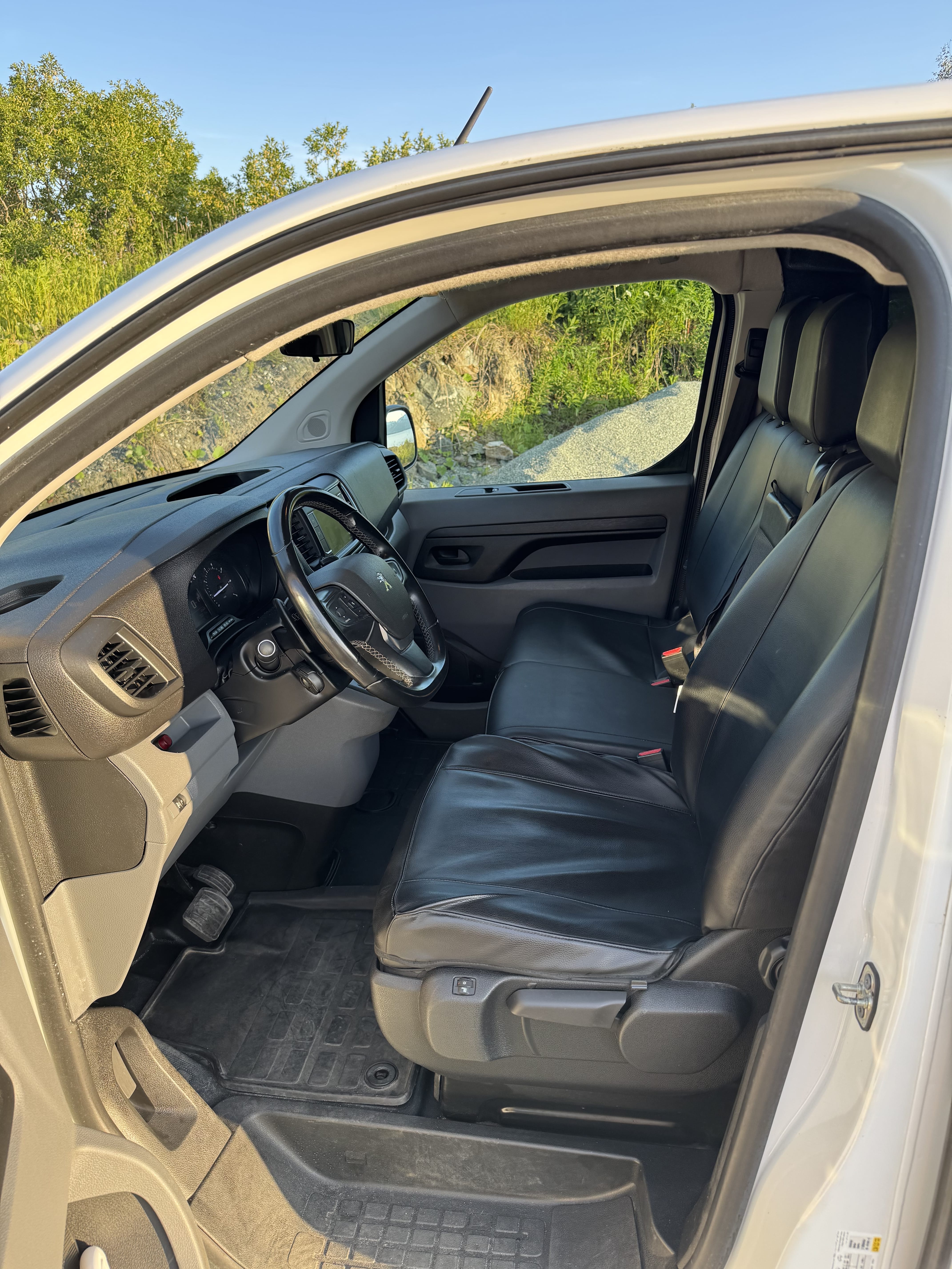 Peugeot Expert with Cruise control