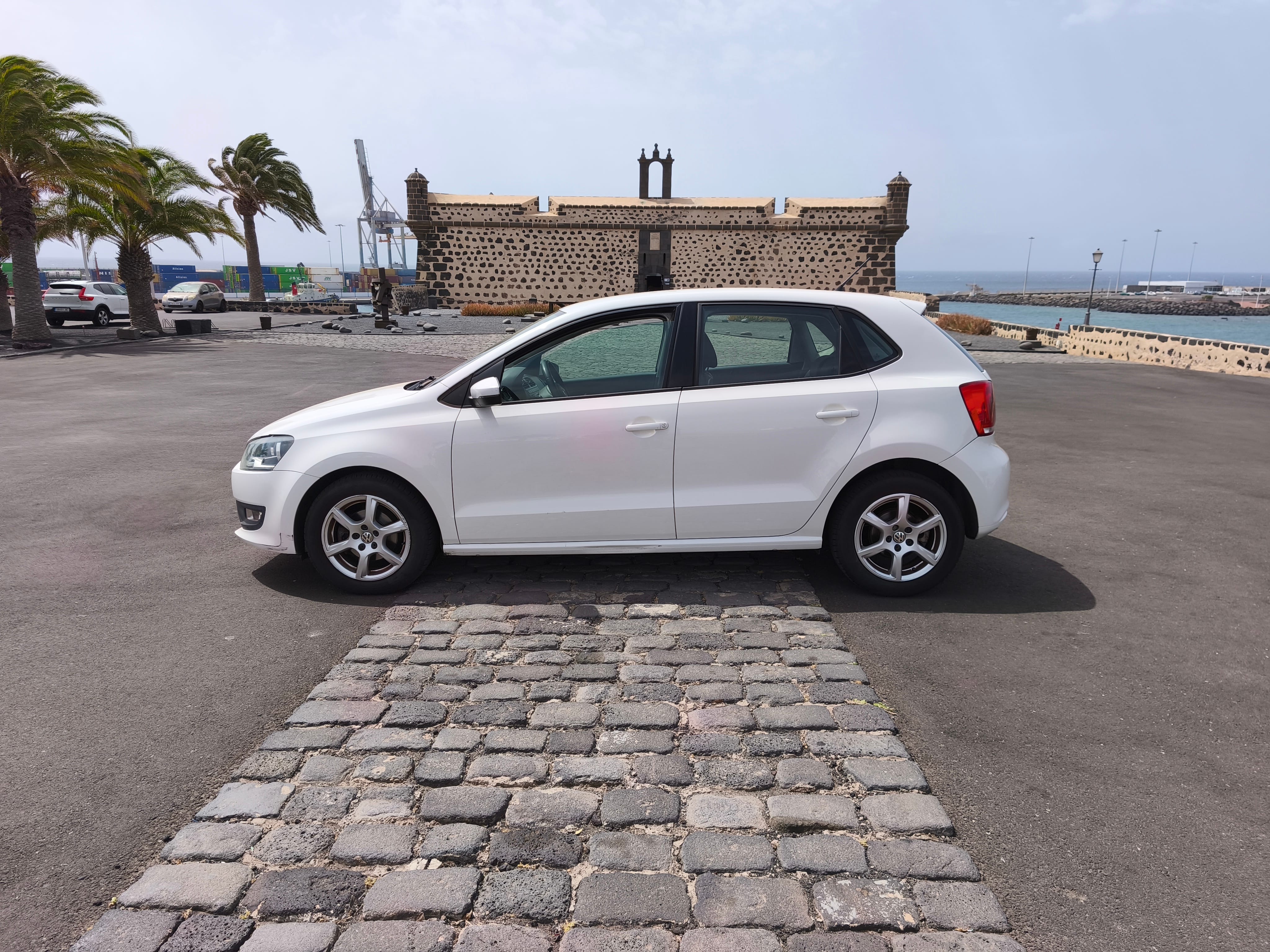 Volkswagen Polo 1.2 Gasolina con Aire acondicionado