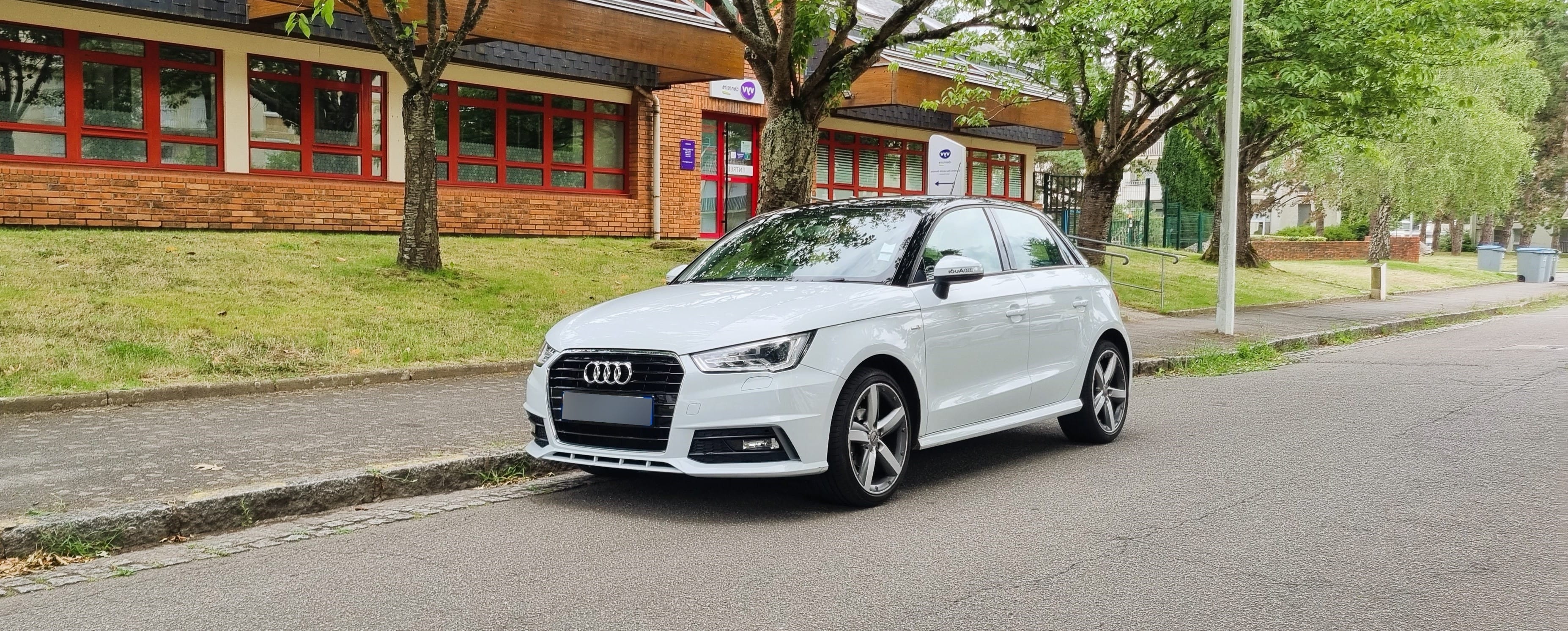 Audi A1 Sportback S line, 2016, Essence 98