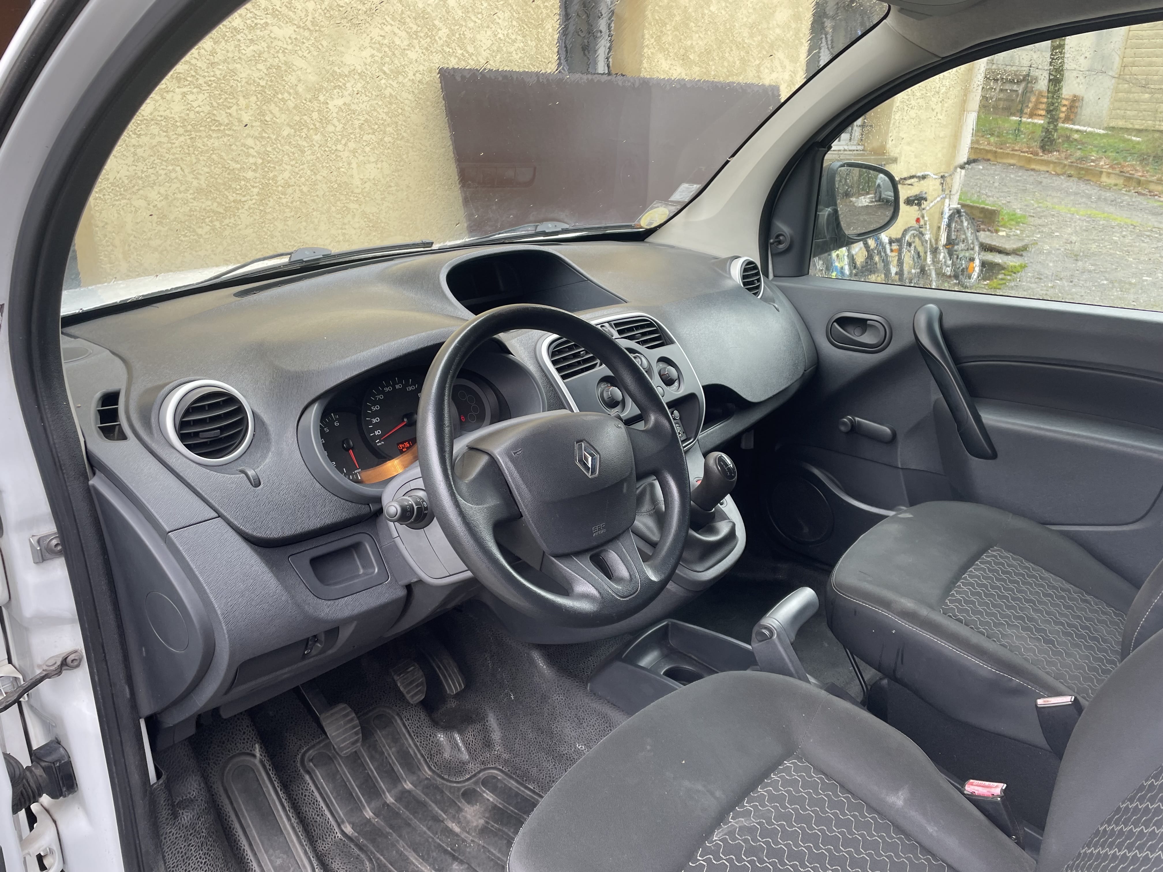 Renault Kangoo Express avec Autoradio