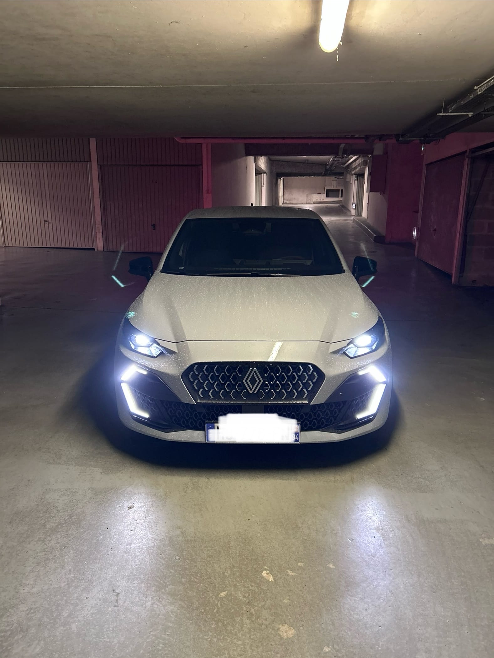 Renault Clio, 2026, Essence 95 / Électrique (hybride), automatique
