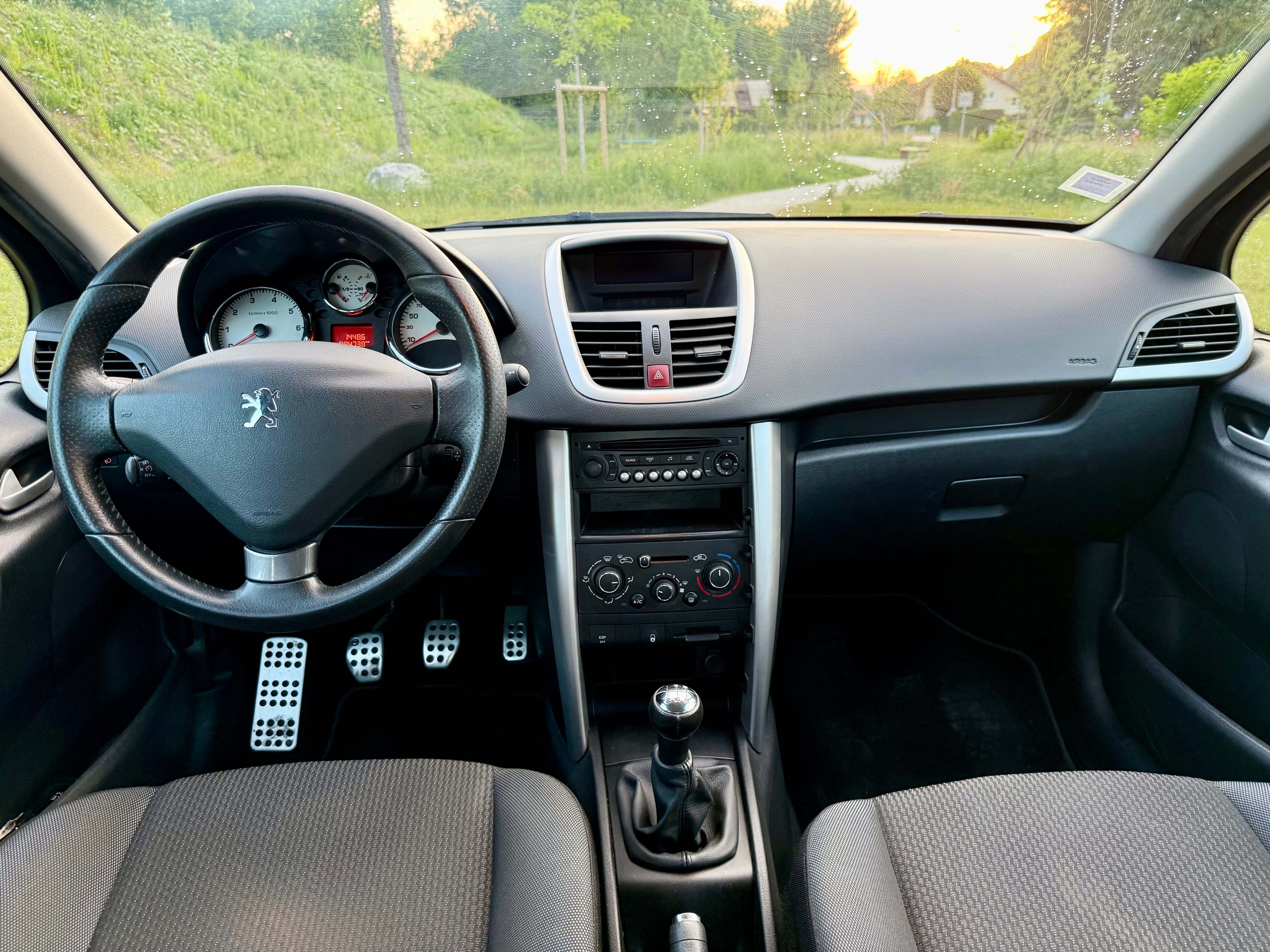 Peugeot 207 avec Siège bébé