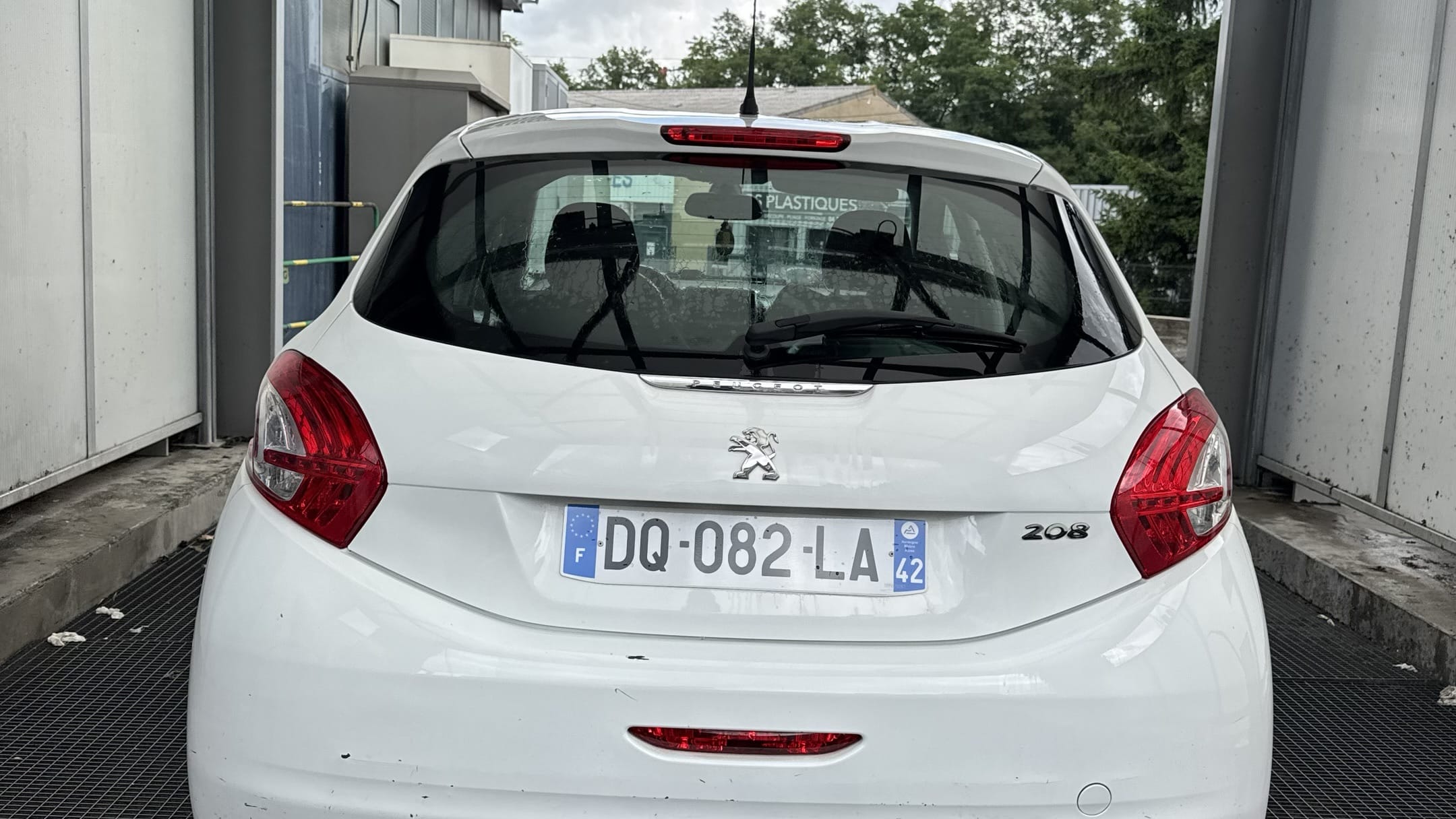 Peugeot 208 avec Siège bébé