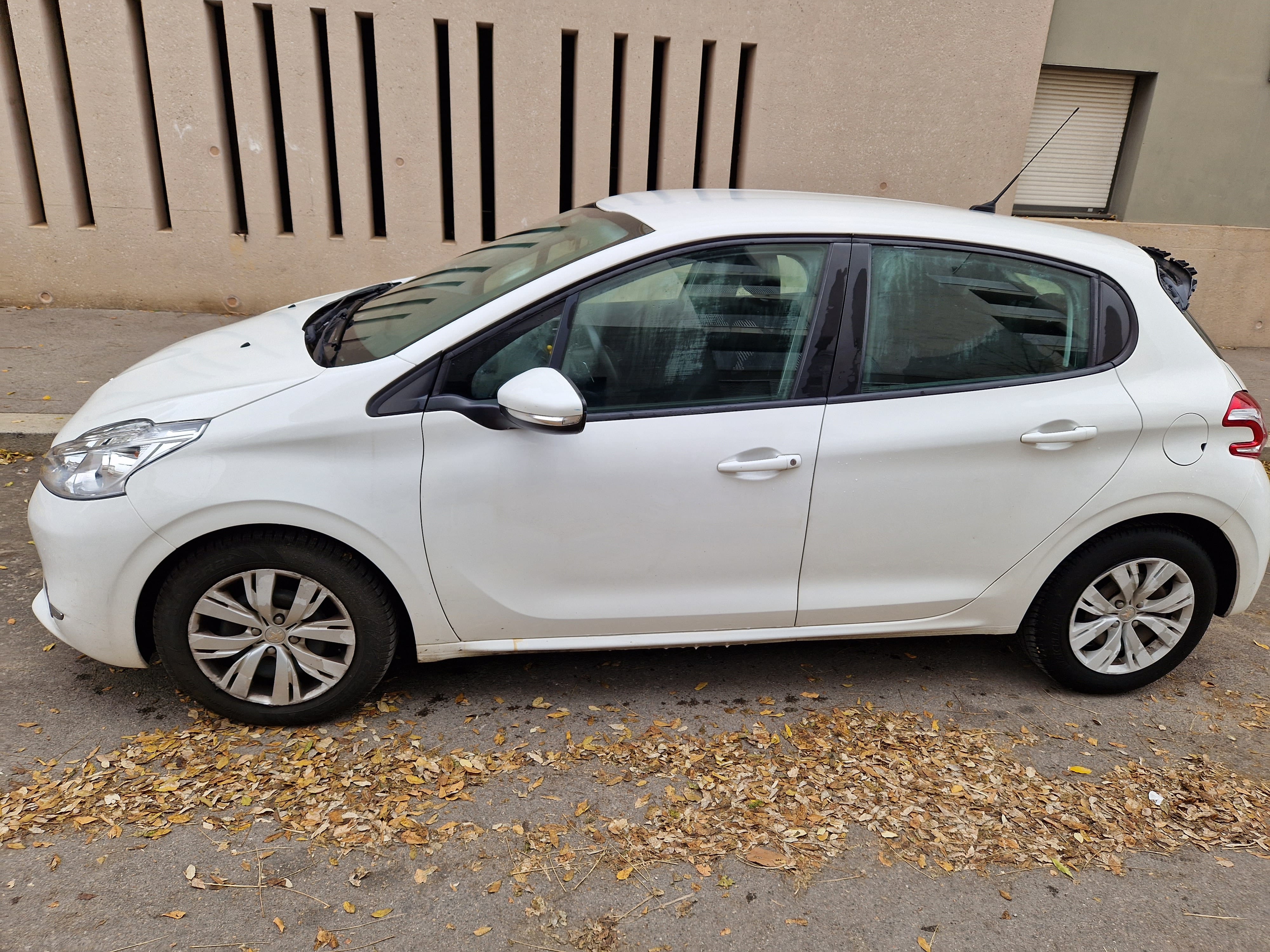 Peugeot 208 avec Climatisation