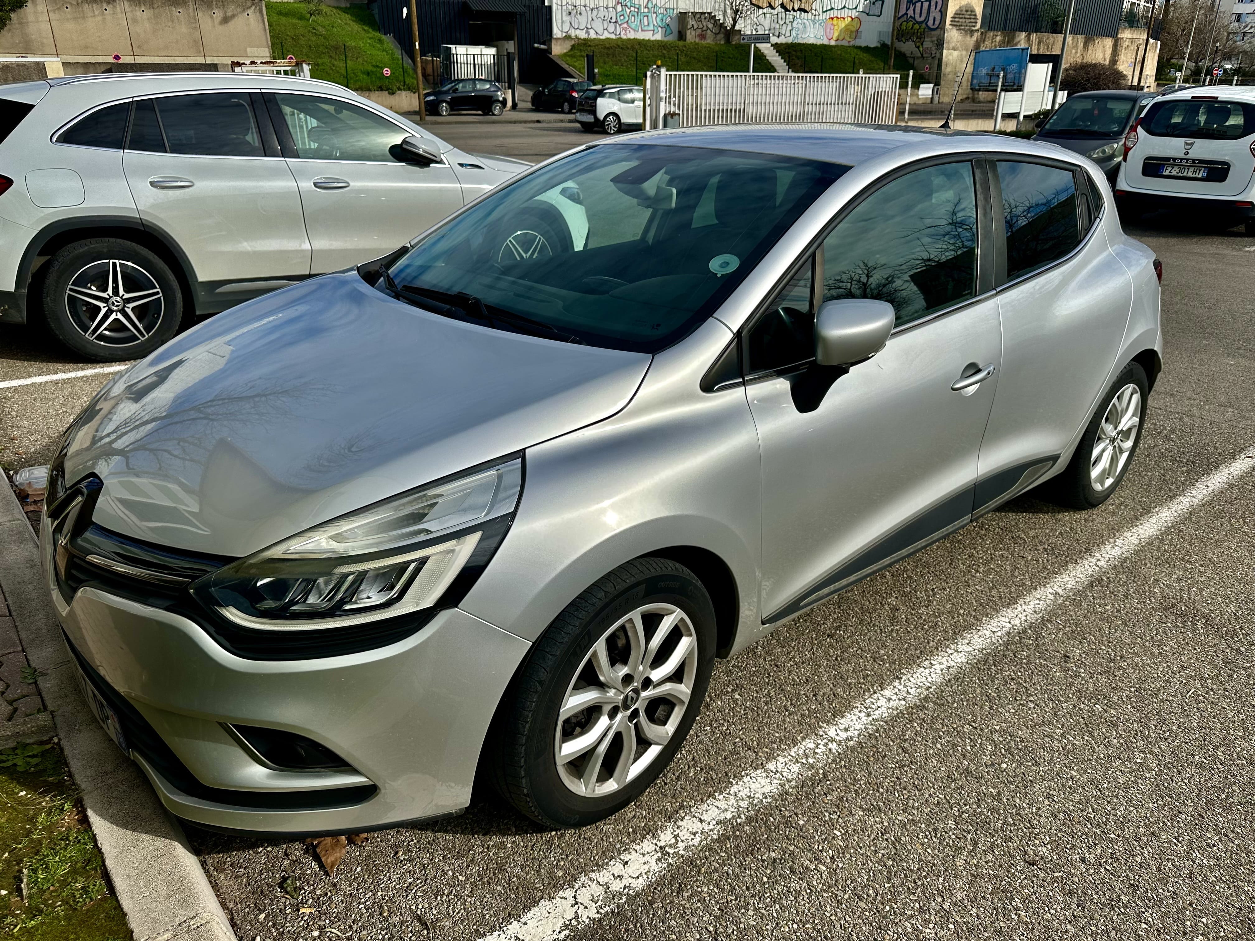 Renault Clio IV TCE 90 INTENS met Autoradio