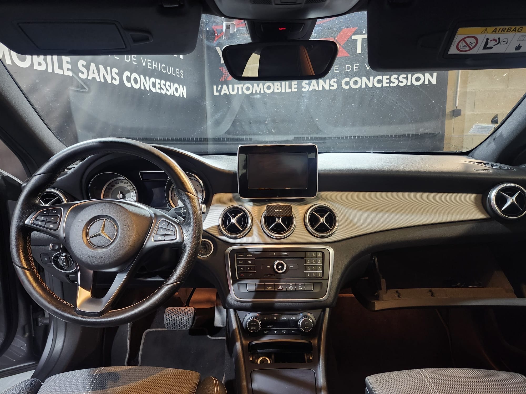 Mercedes-Benz CLA 200 avec Régulateur de vitesse