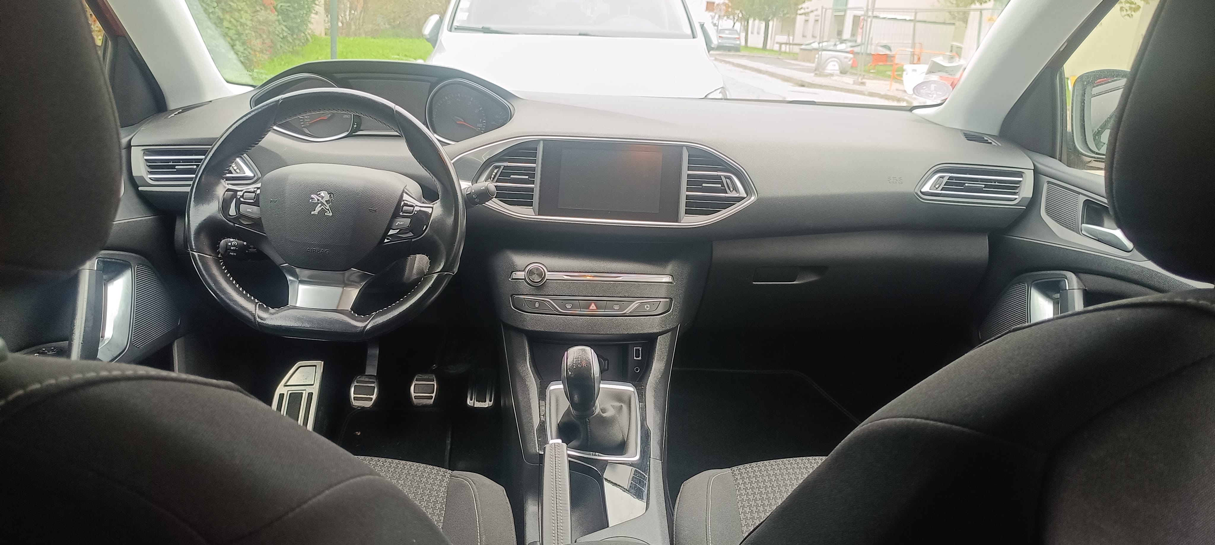 Peugeot 308 110 ch avec GPS