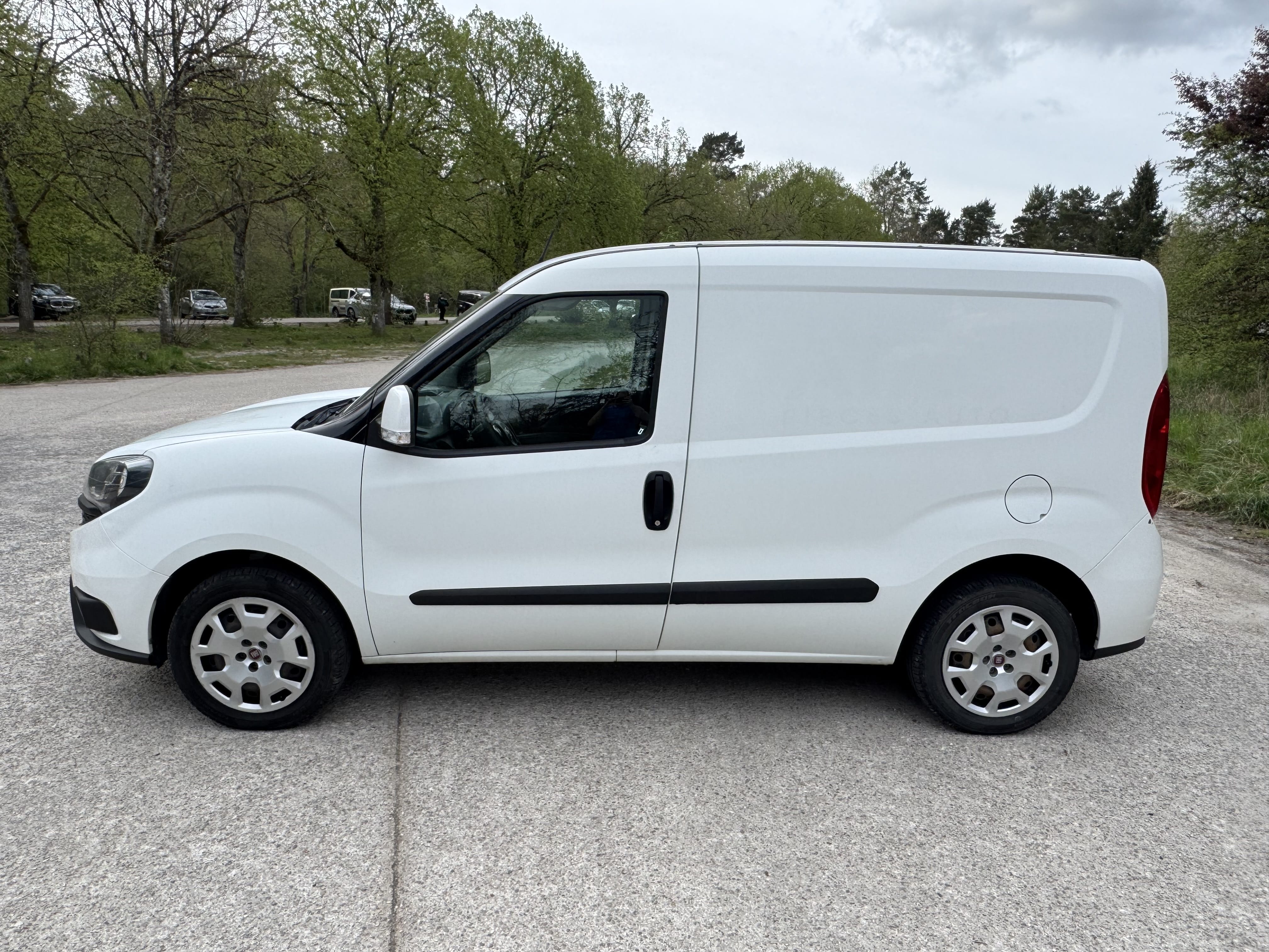 Fiat Doblo Cargo avec Climatisation