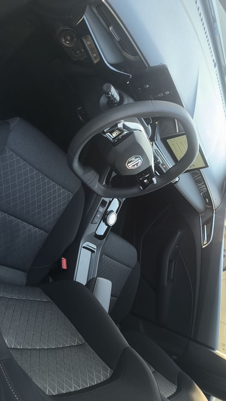 MG MG3 avec Caméra de recul