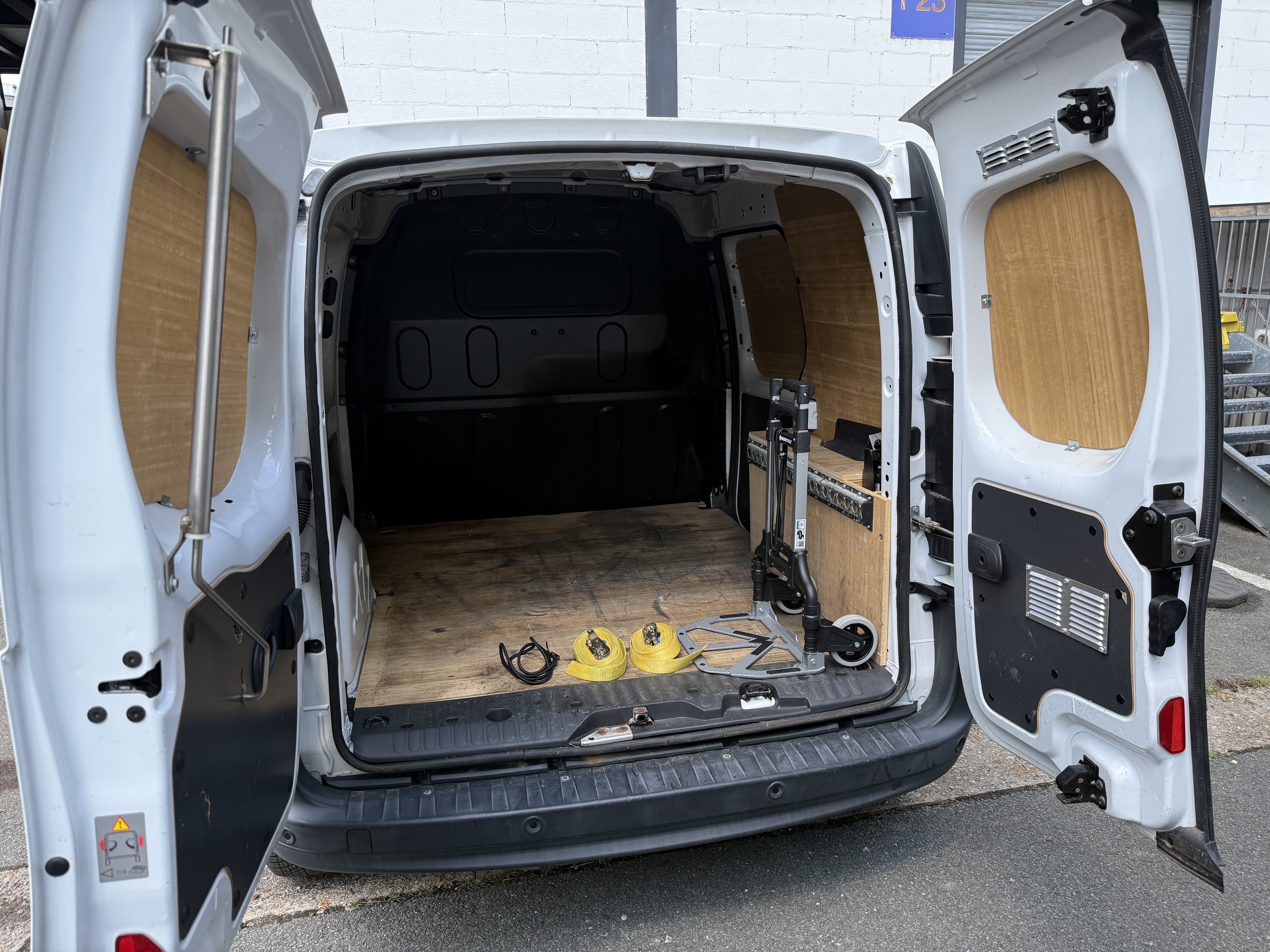 Renault Kangoo Express ZE avec GPS