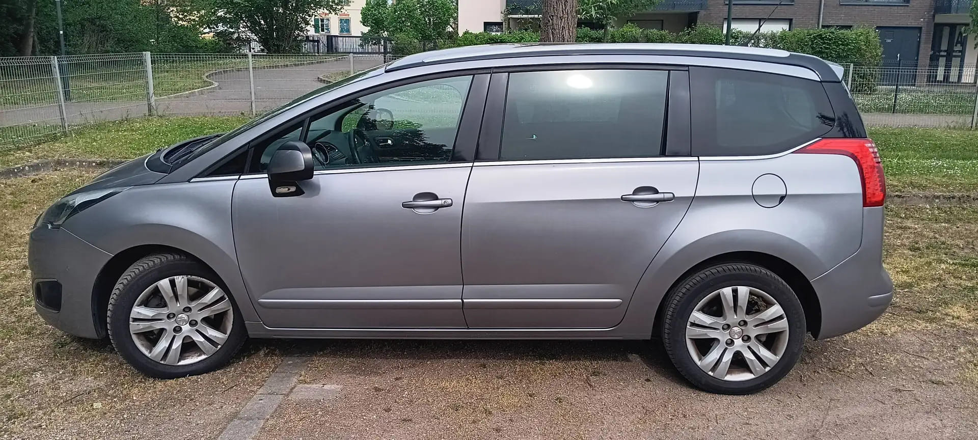 Peugeot 5008 avec Climatisation